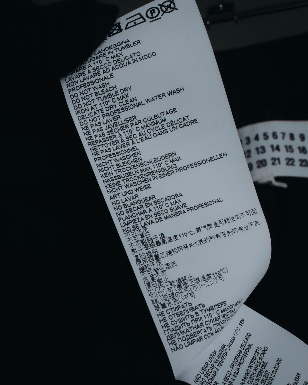 Pantalones de vestir ajustados con bolsillo de cremallera metálica de Maison Margiela 20AW