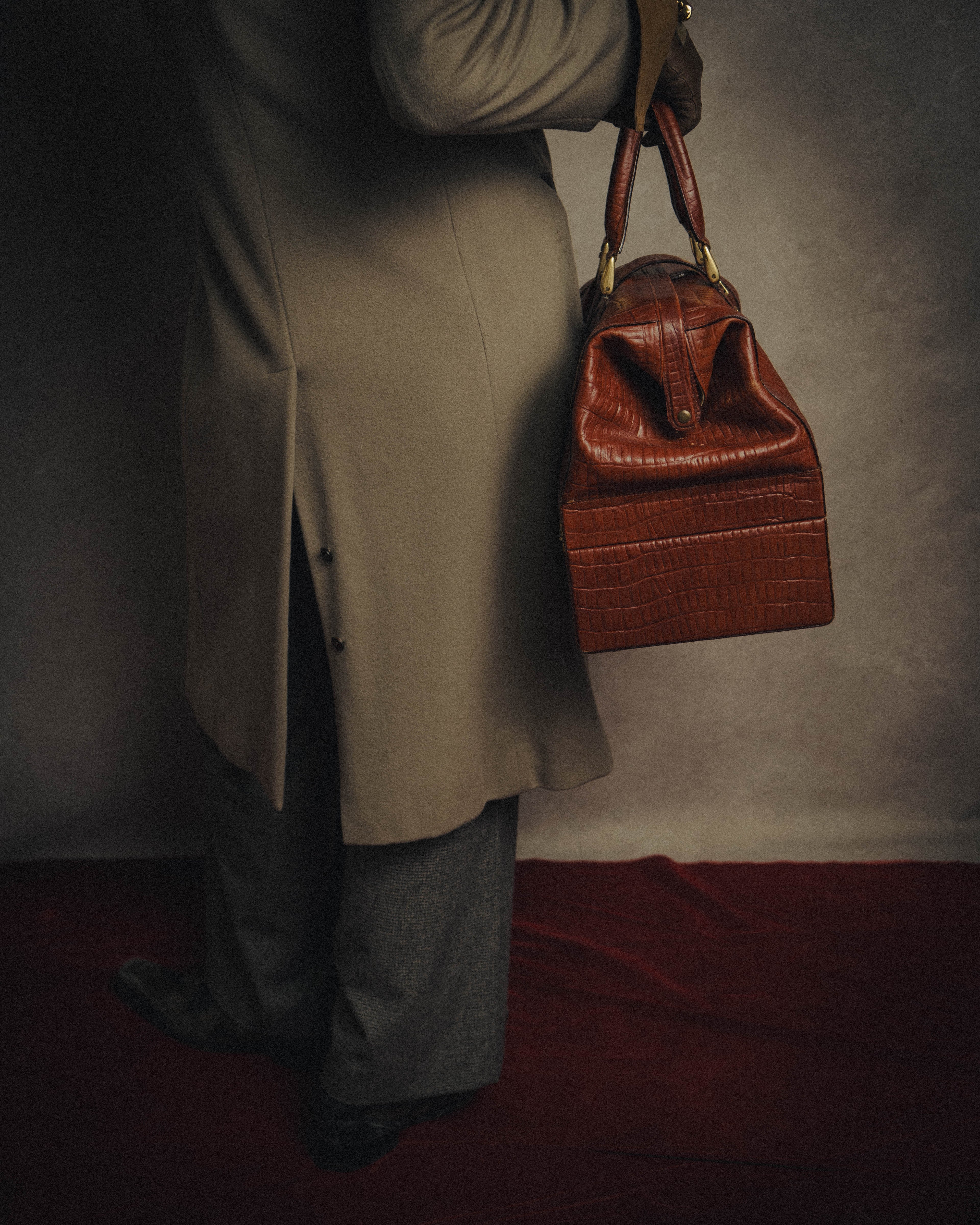 -SPECIAL- “Giorgio Armani” 90’s-00’s Crocodile embossed leather frame bag