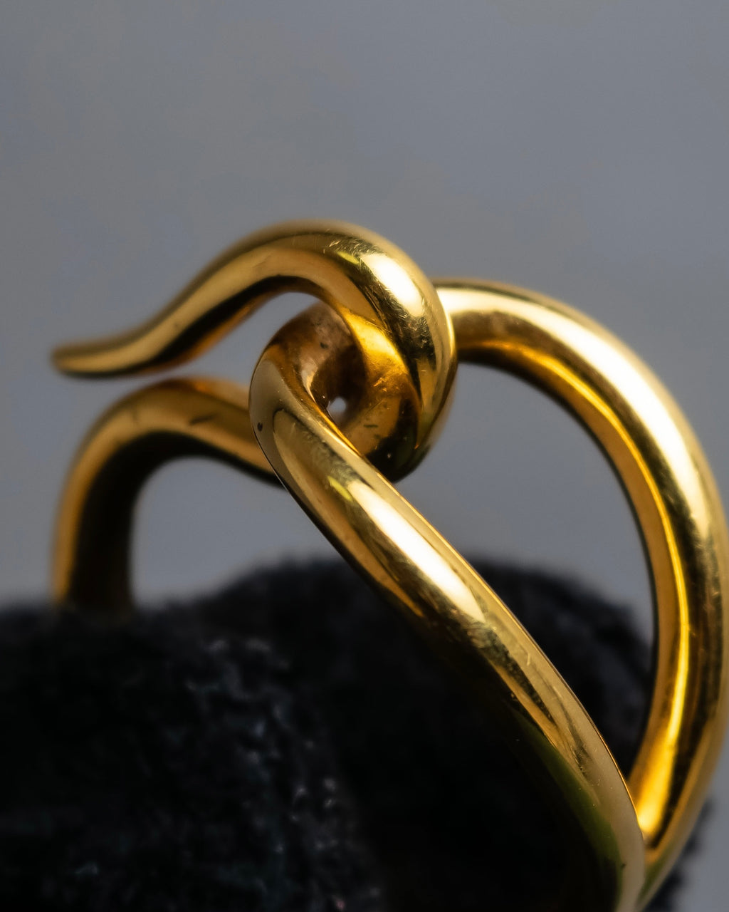 "HERMES" Jumbo scarf gold ring