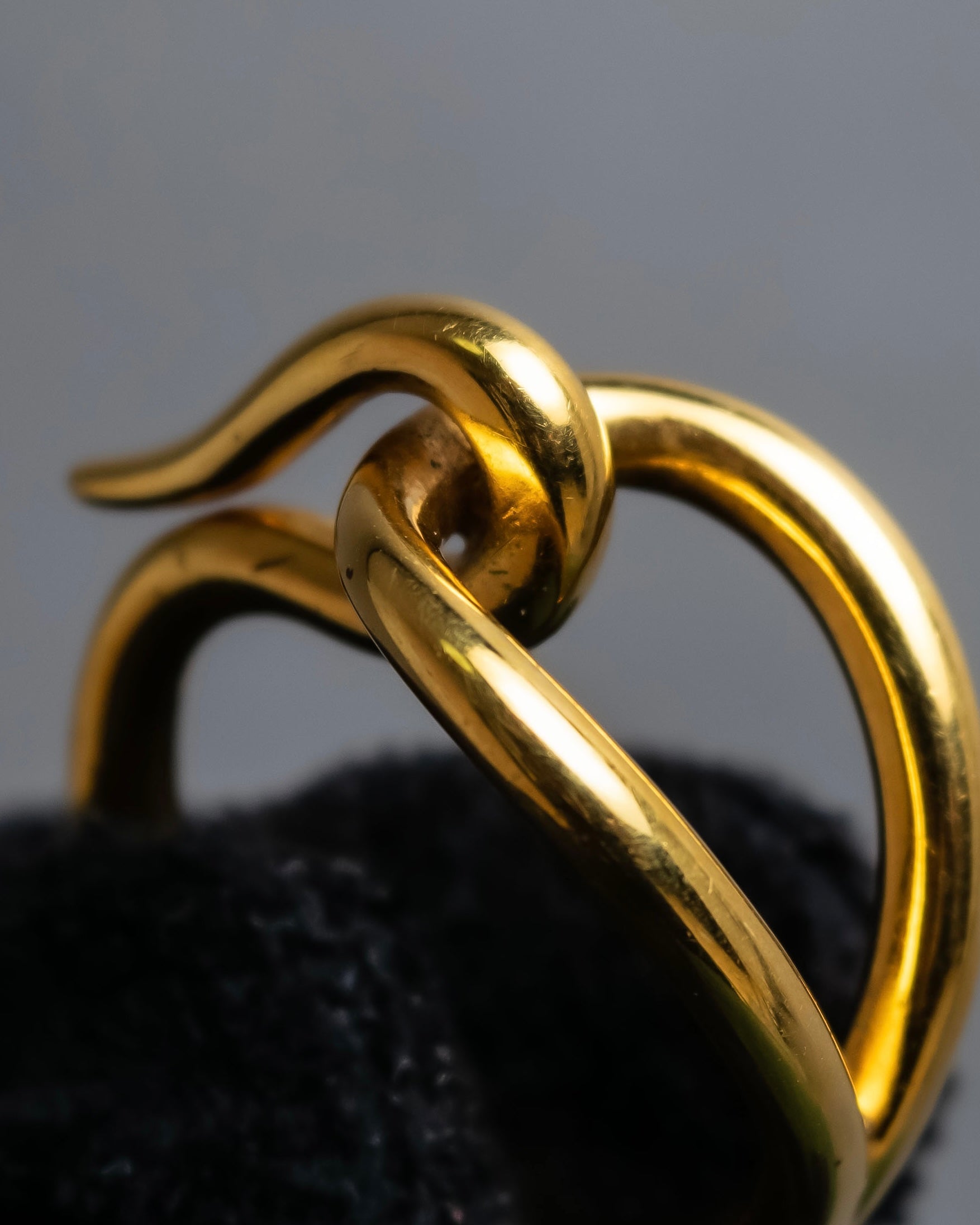 "HERMES" Jumbo scarf gold ring