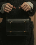 -SPECIAL- "VALENTINO GARAVANI" 90’s-00’s V corner hardware leather top handle bag