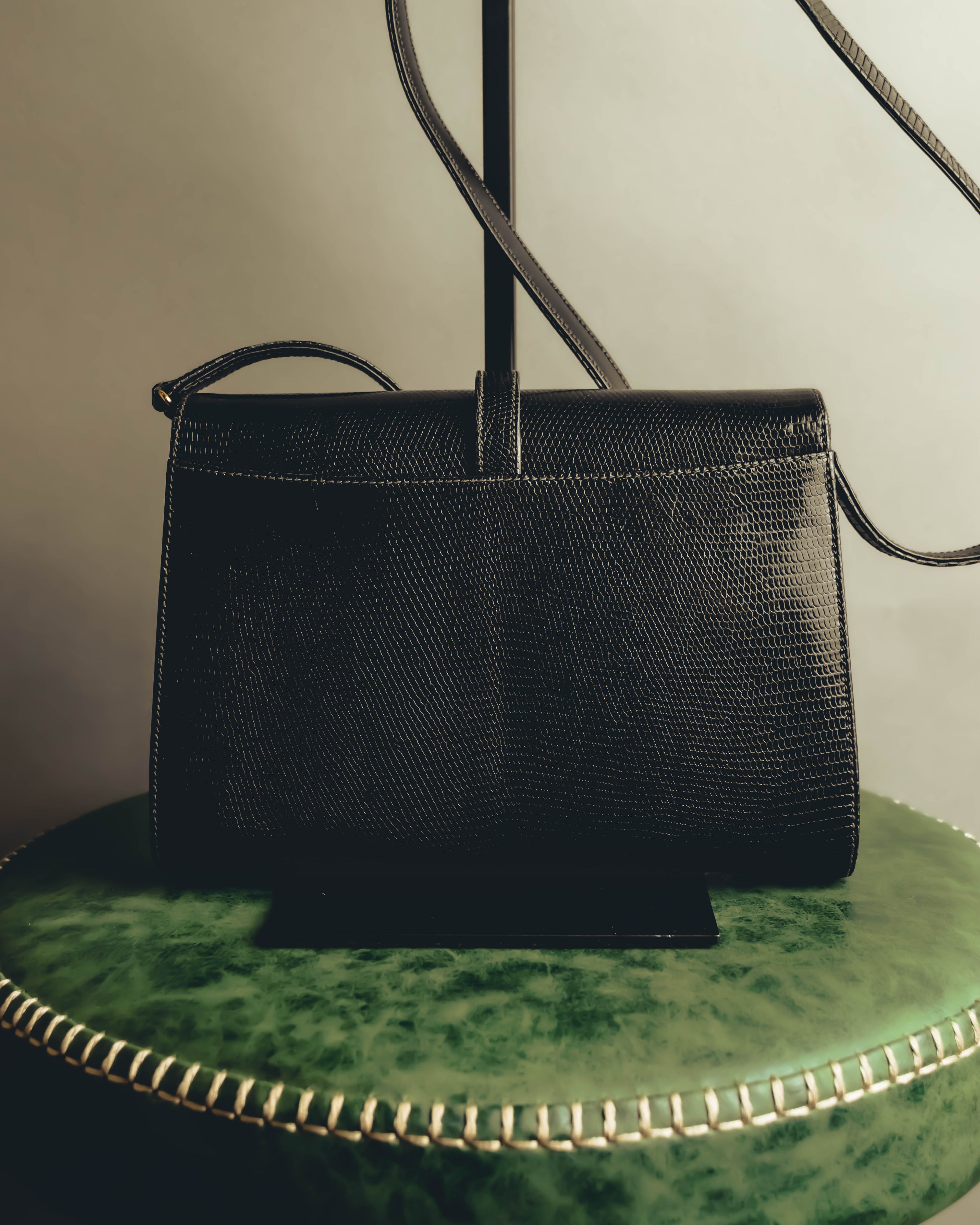 "GUCCI" 60's-70's Glossy lizard embossed leather shoulder bag