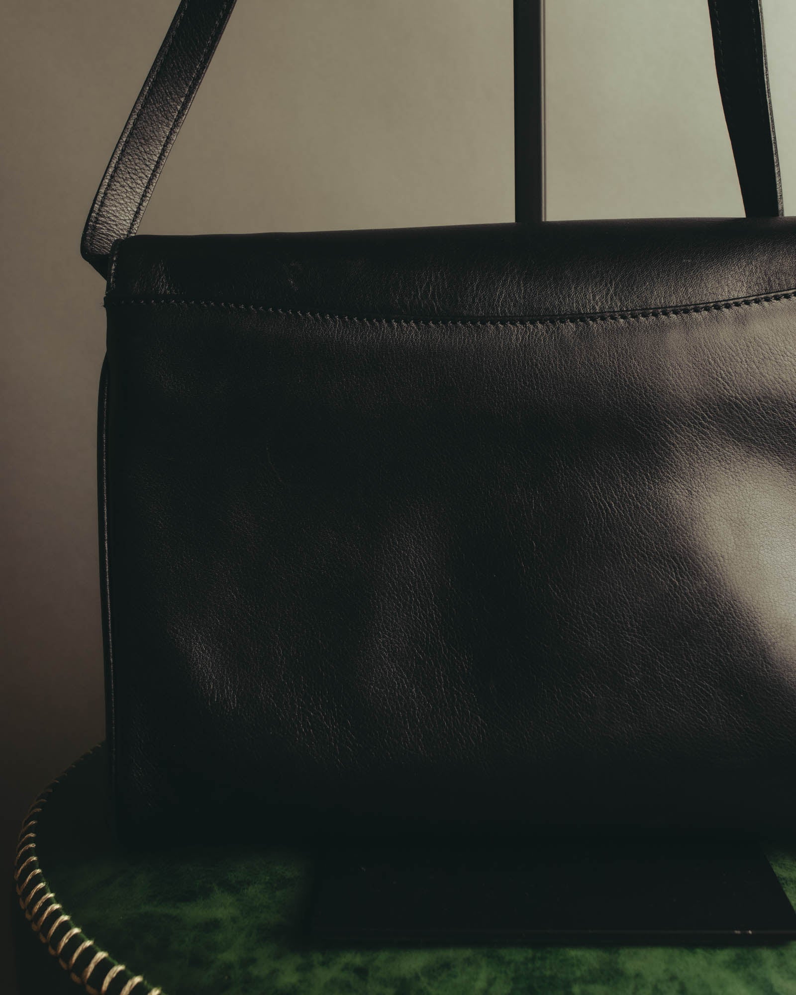 "CELINE" 70's-80's Classic black leather shoulder bag