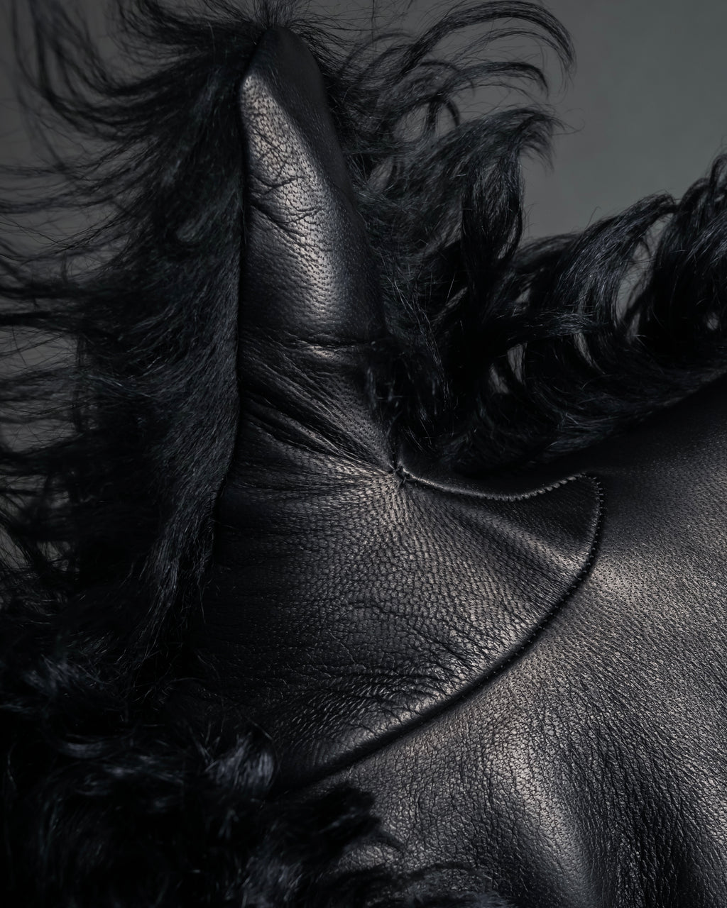 "BOTTEGA VENETA" Long-haired fur design leather gloves