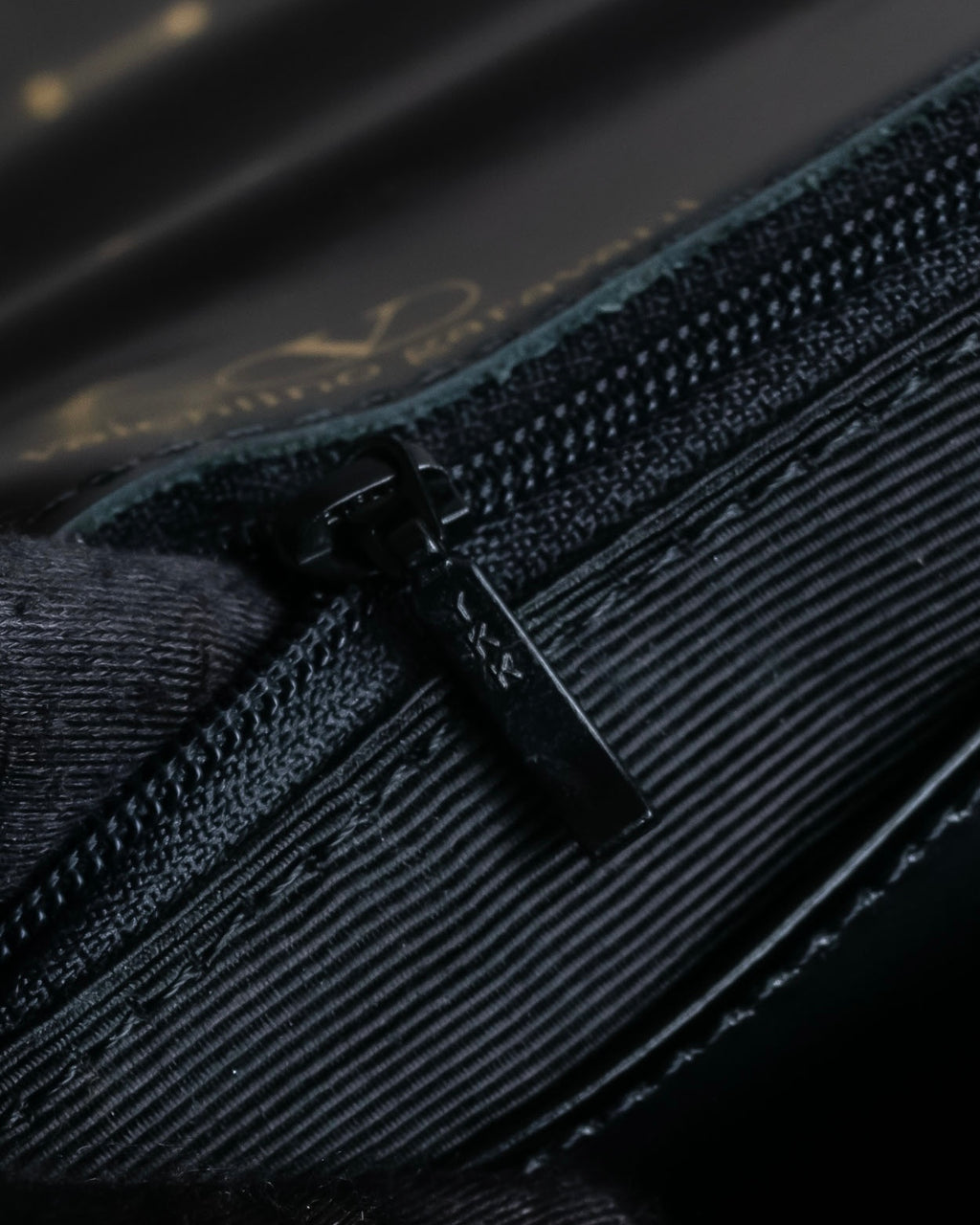 "Valentino Garavani" Logo turn lock parts design leather hand bag