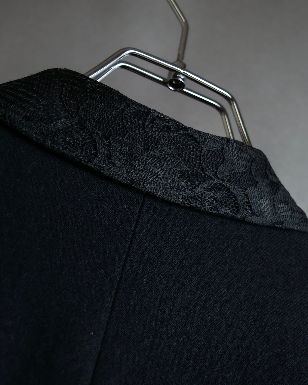 "tricot COMME des GARCONS" 
2001AW Lace-switched design tailored jacket
