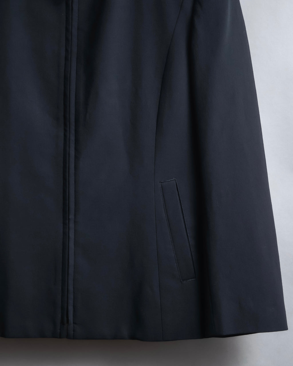 “ISSEY MIYAKE” Chin belt designed stand collar jacket