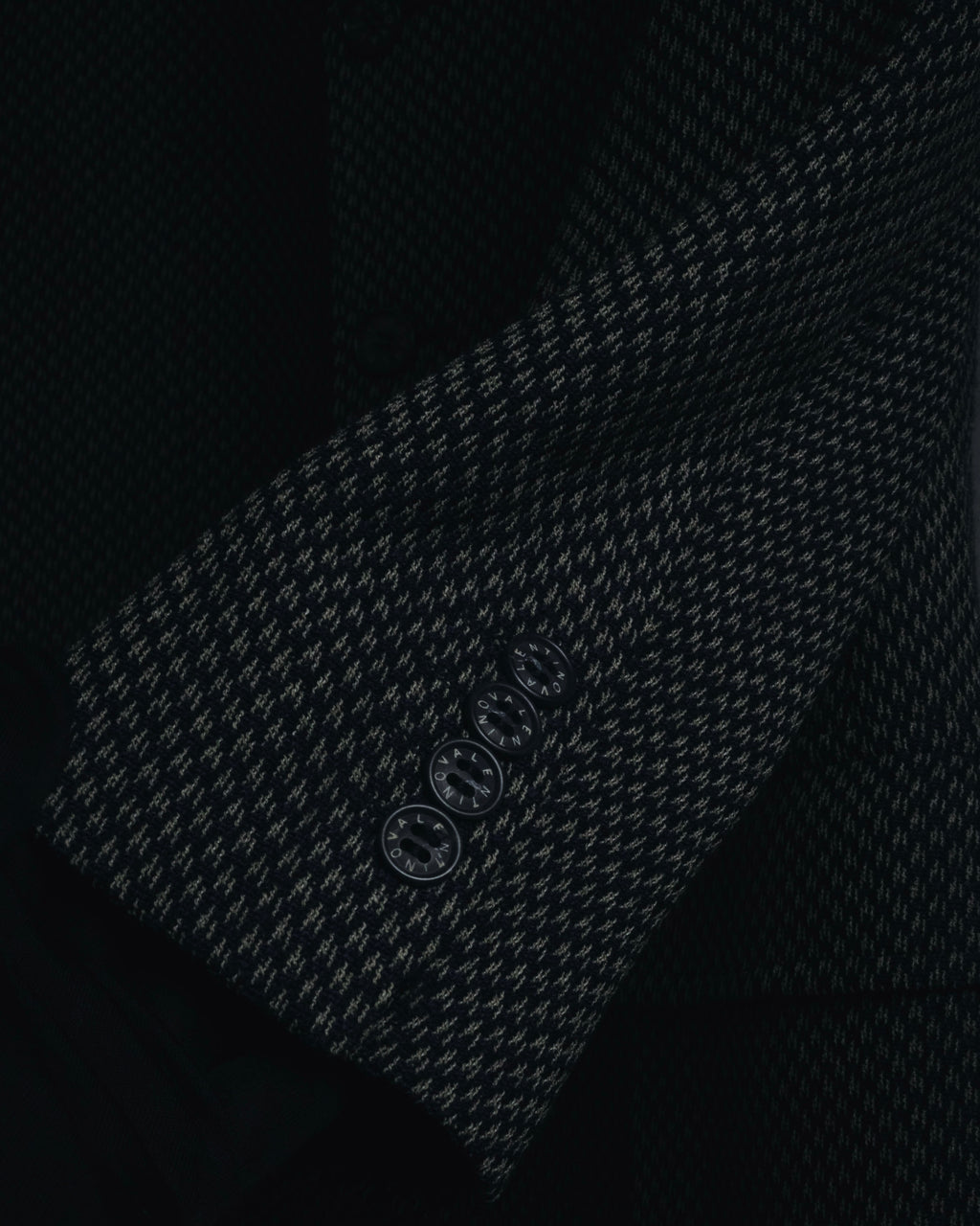 "VALENTINO GARAVANI BOUTIQUE"
Late 80’s - Early 90’s soft-structured birdseye wool tailored jacket