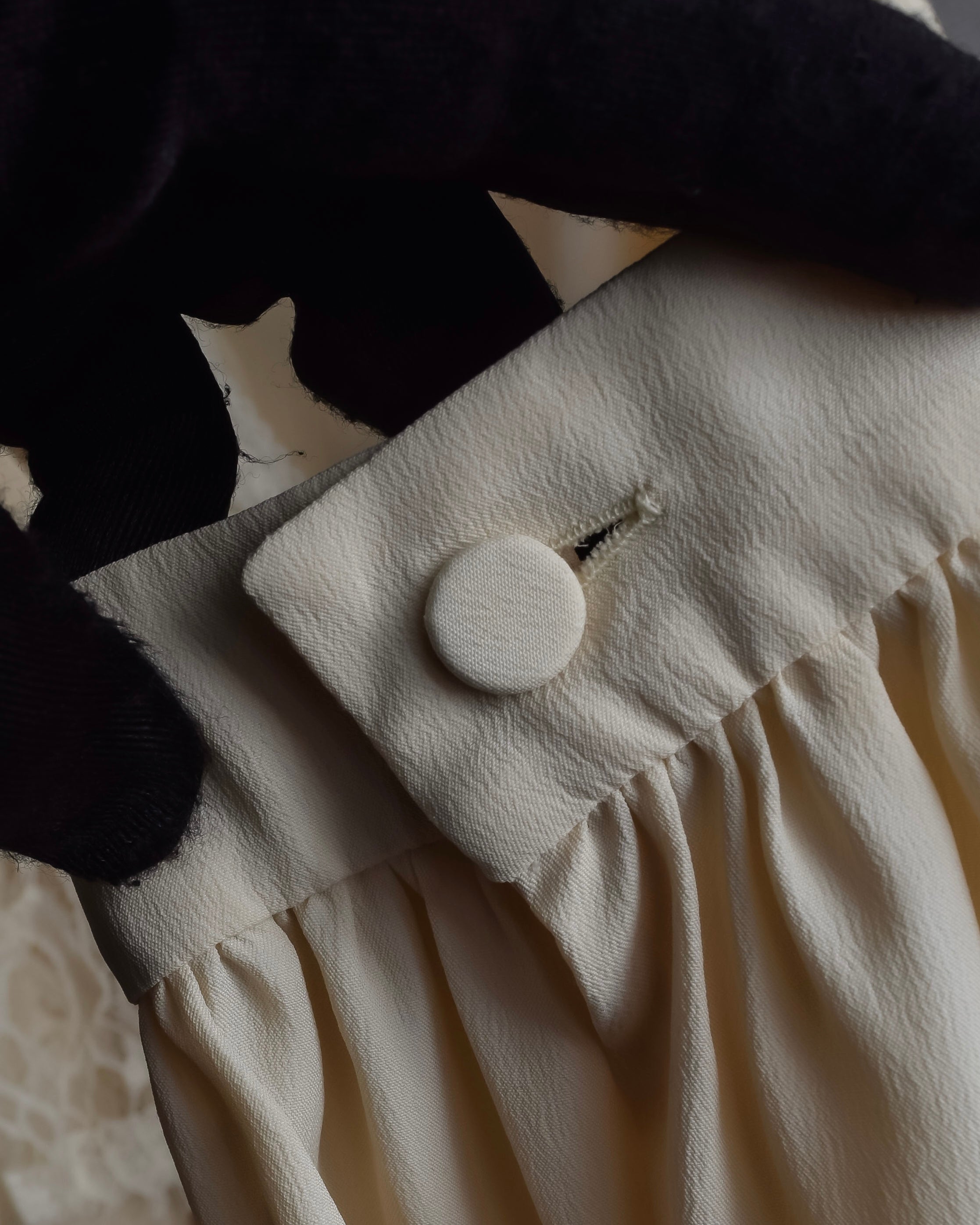 "GUCCI" Michele period frill lace silk bowtie shirt