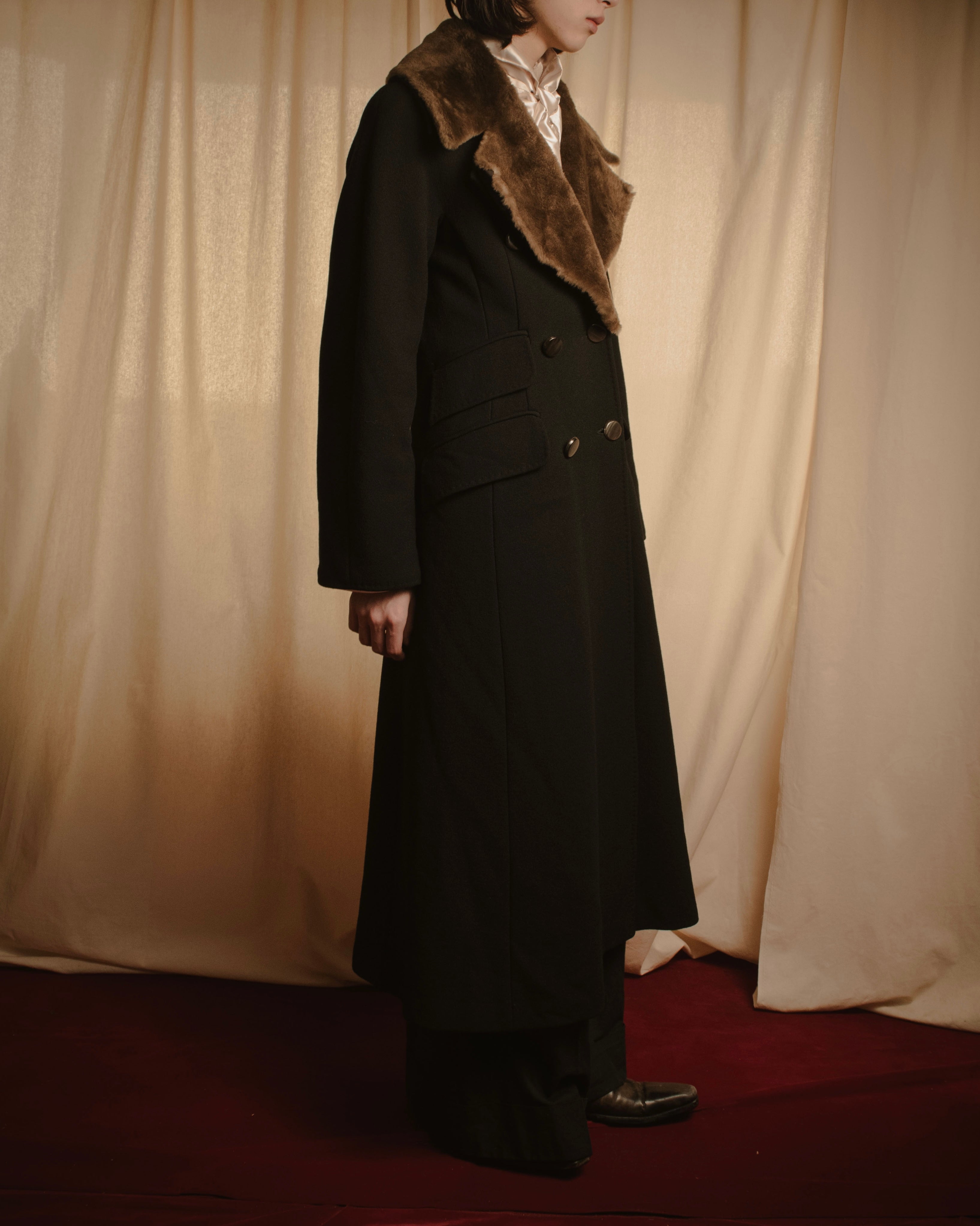 -SPECIAL- "Max Mara"
90’s Detachable fur collar virgin wool long coat