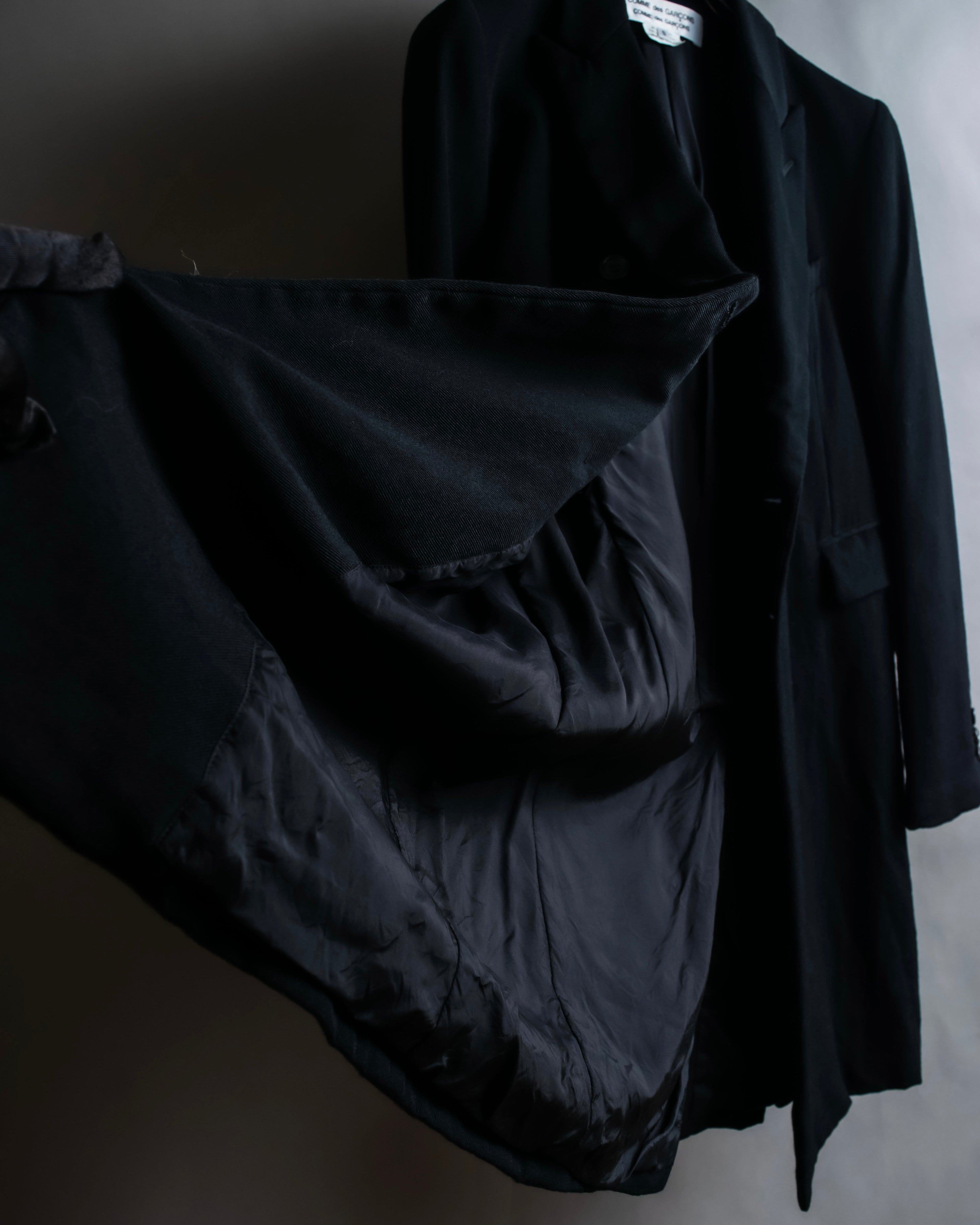 "COMME des GARCONS" Peaked lapel double-breasted long tailored jacket