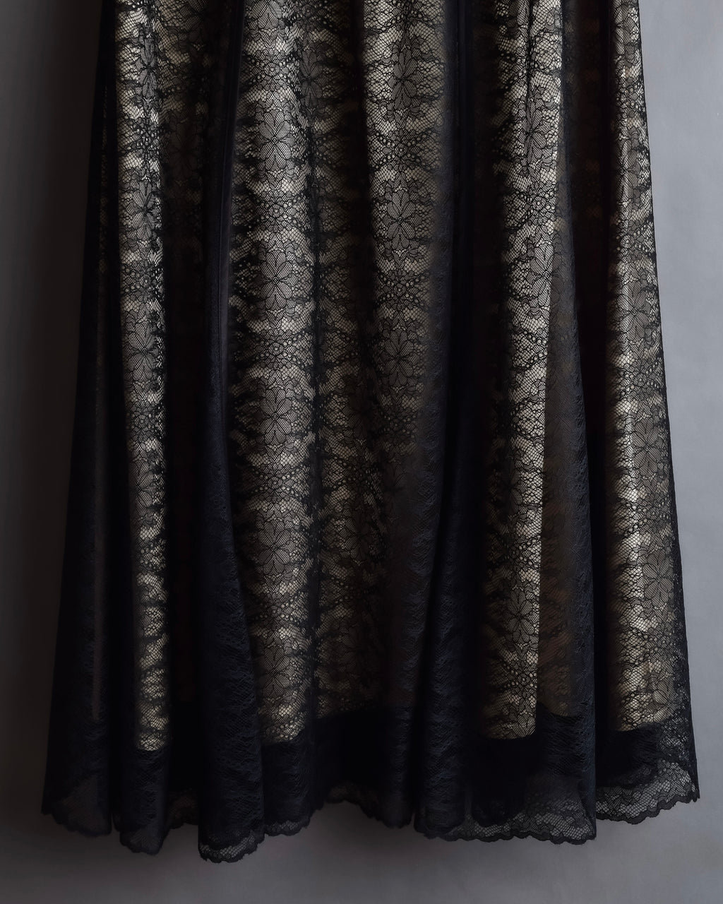 "LANVIN en Bleu" Flowers black lace layered skirt