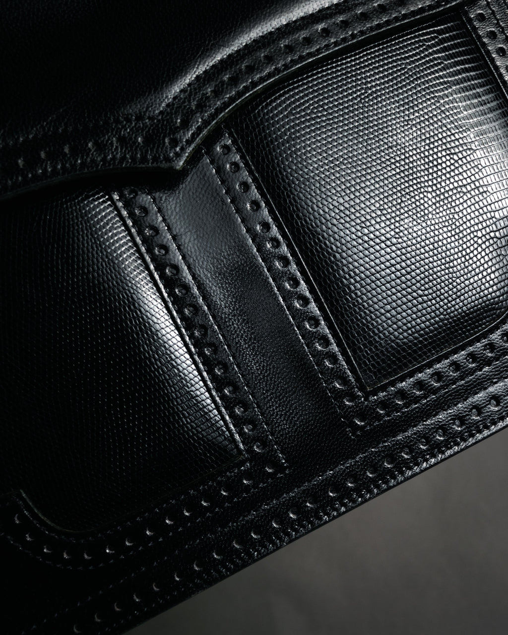 "Yves Saint Laurent" 80’s-90’s Lizard-embossed perforated leather shoulder bag