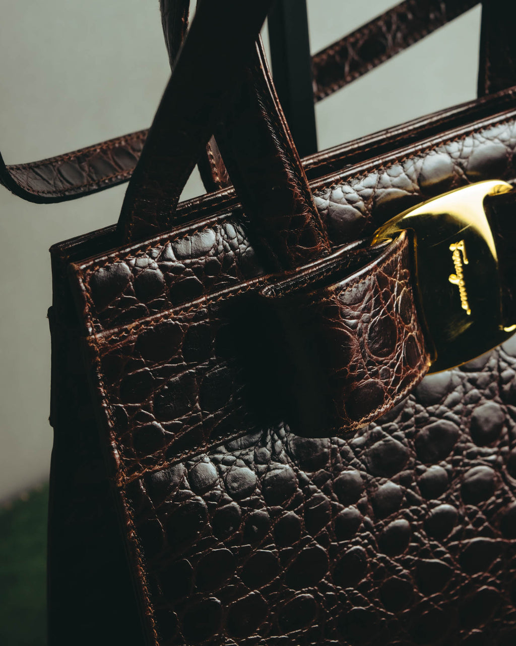 “Salvatore Ferragamo” 00’s-10’s Crocodile embossed vara bow 2way handbag