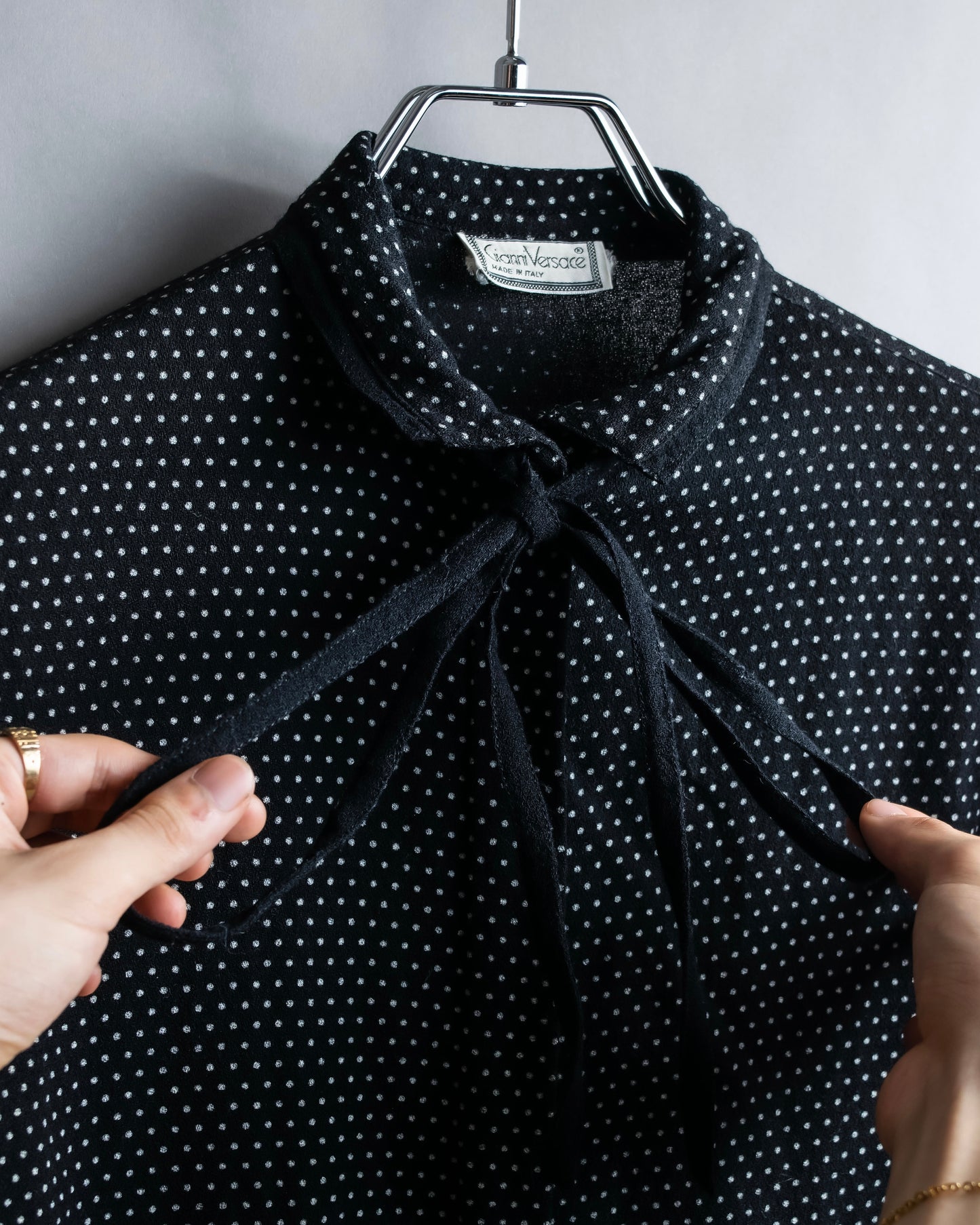 "GIANNI VERSACE COUTURE" Polka dot pattern bowtie collar shirt