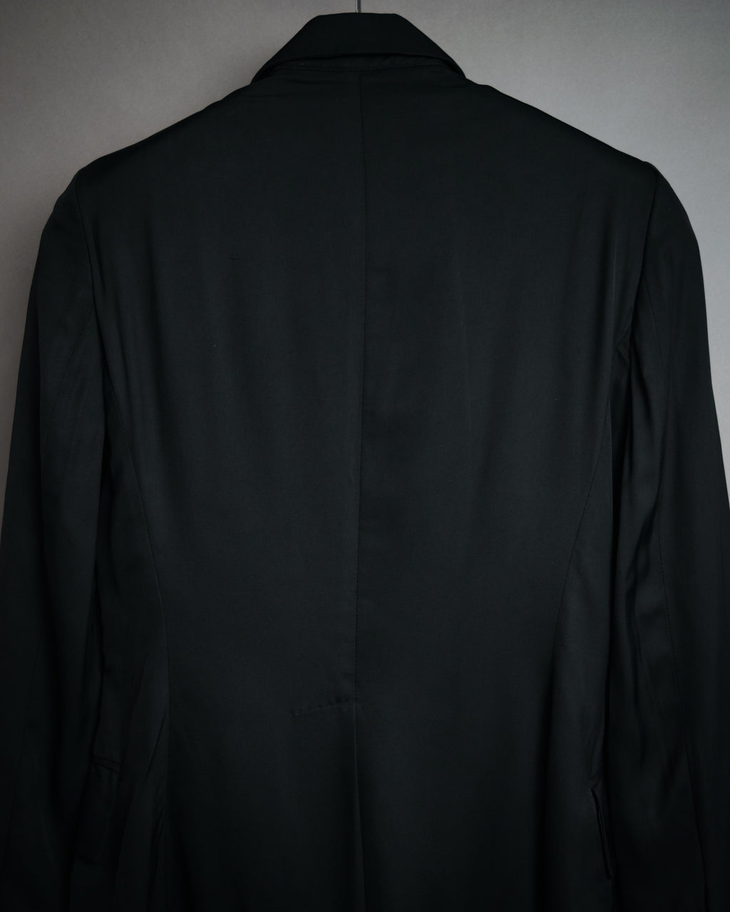 “GUCCI” Early 2000s satin peak lapel tailored jacket