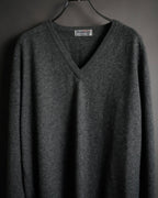 “Burberrys” 90’s pure cashmere v-neck knit sweater
