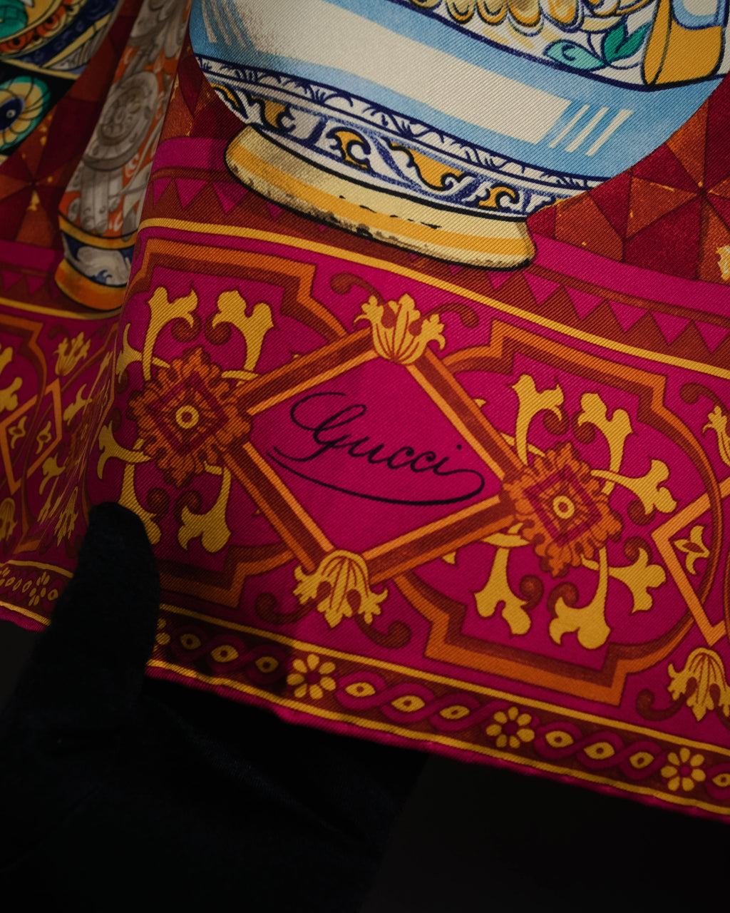 “GUCCI” 2016–2020 Ceramic motif silk foulard scarf