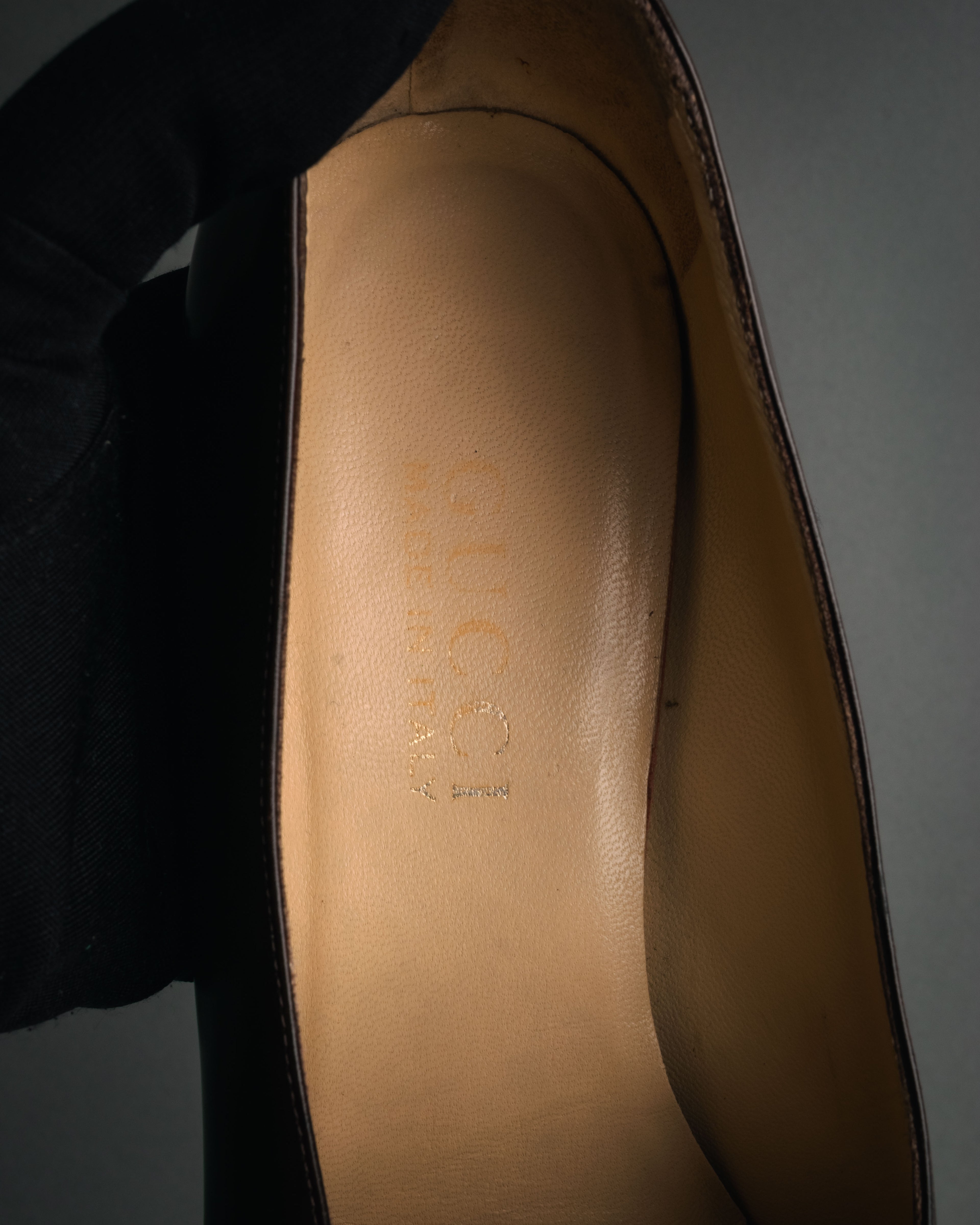 “GUCCI” 90’s-00’s patent leather horsebit pumps
