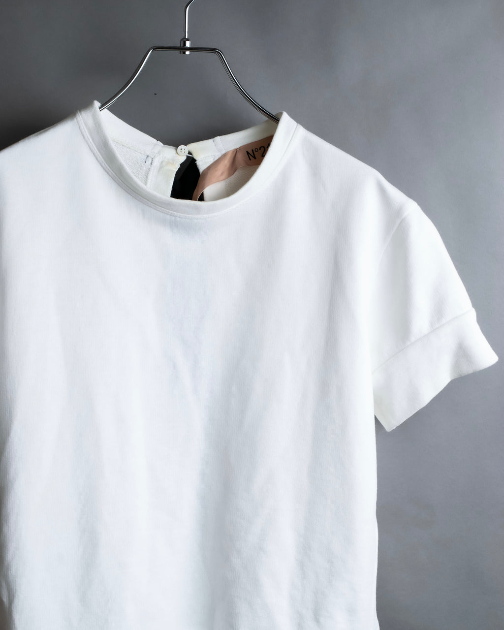 "N21 NUMERO VENTUNO" Back ribbon detail crew neck T-shirt