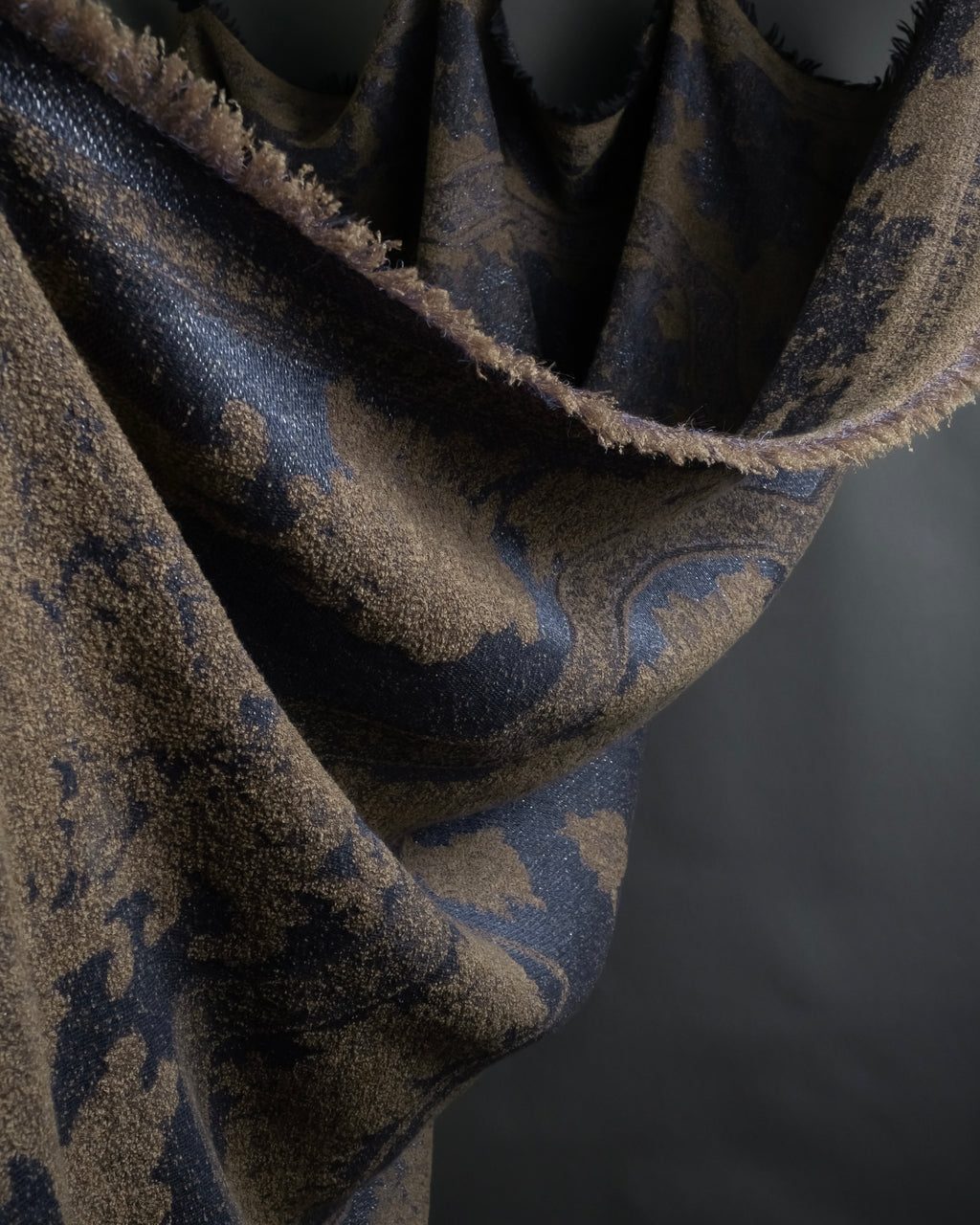 "BALENCIAGA" Large size lame jacquard weave stole