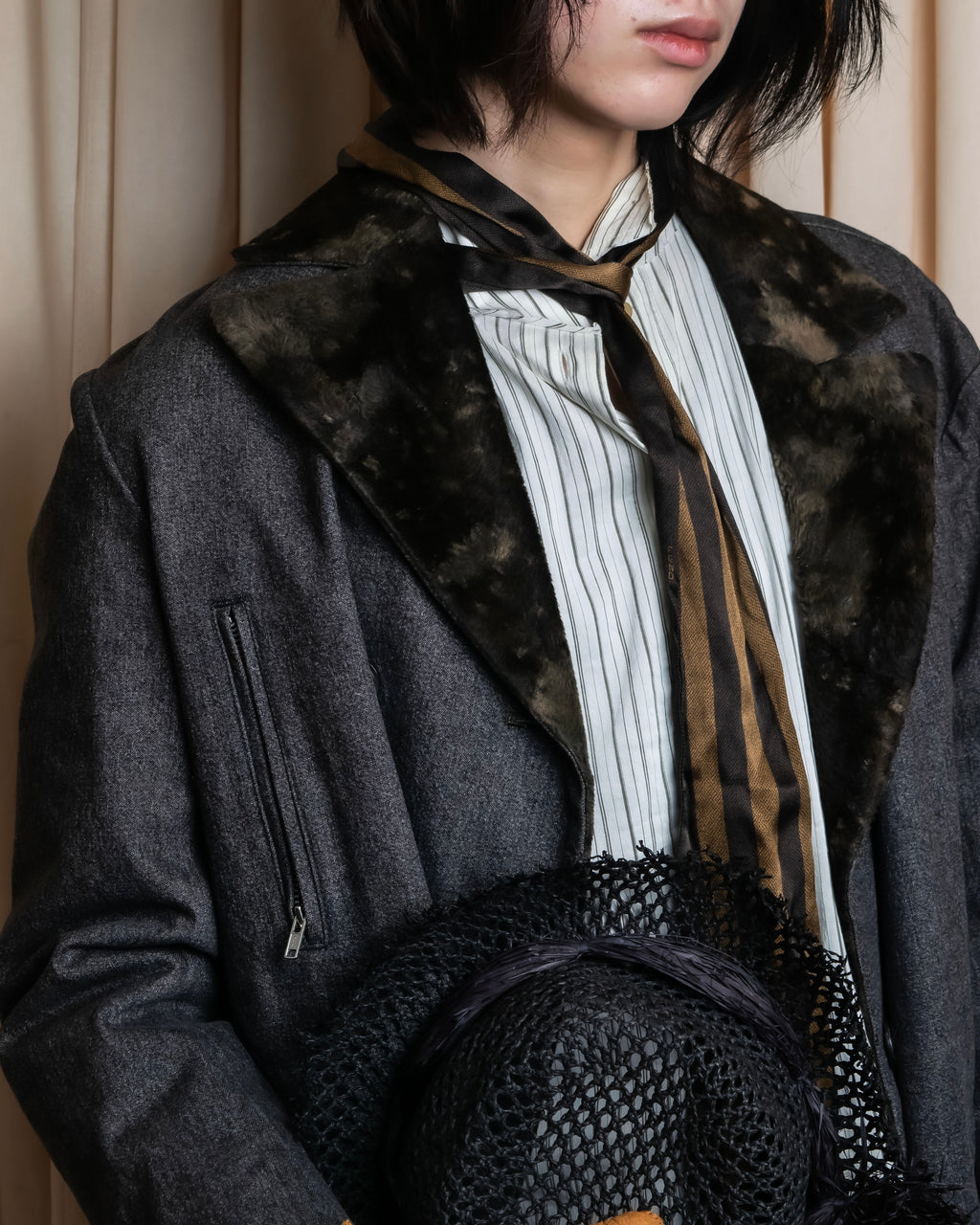 "tricot COMME des GARCONS" 
Double-breasted reversible fur tailored coat