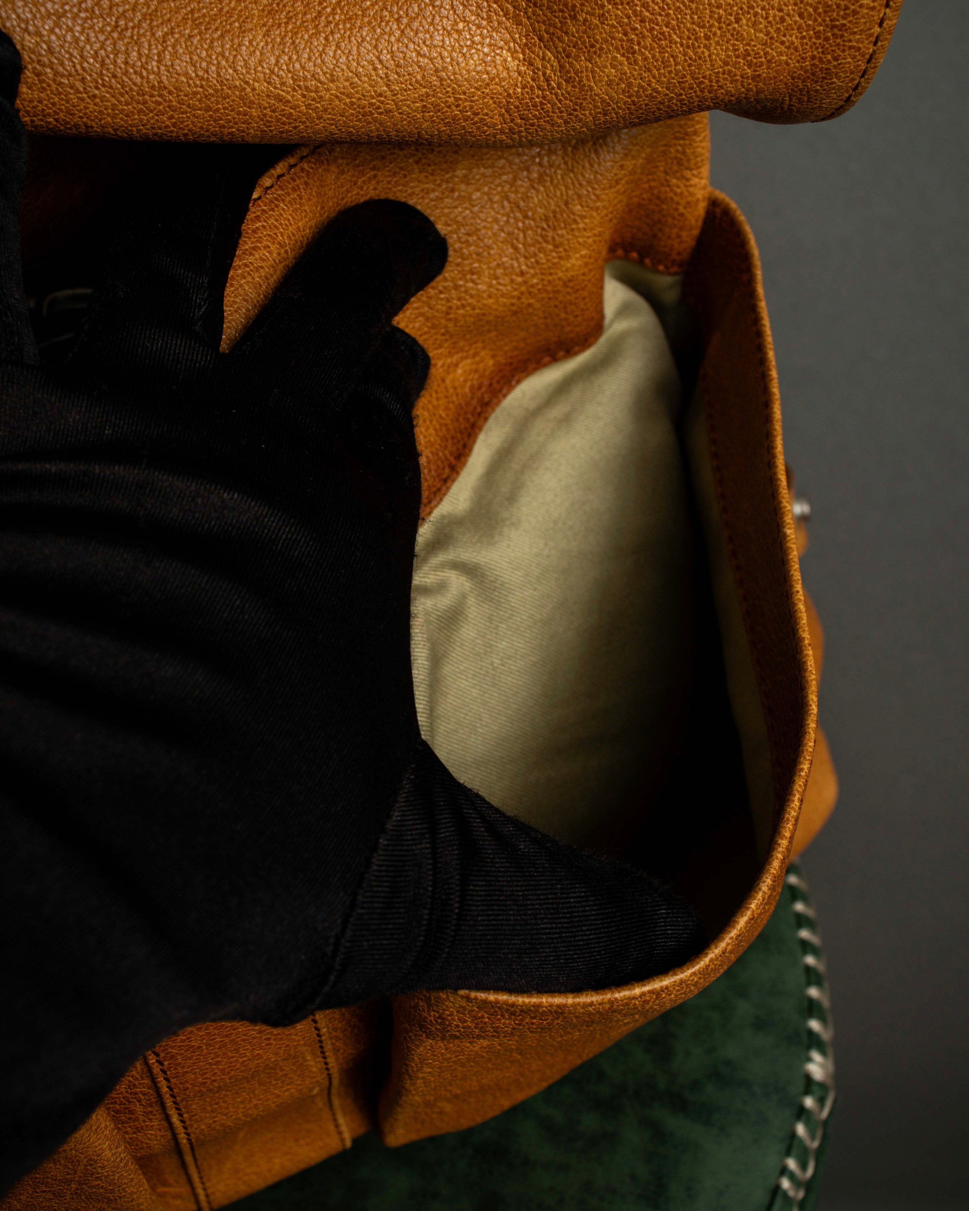 "MAISON MARGIELA" 12SS over flap design leather shoulder bag