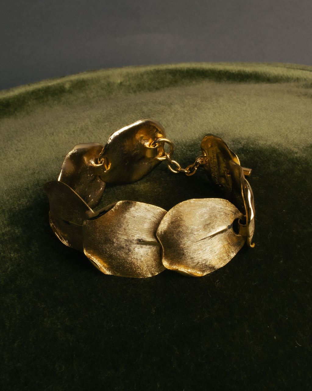 -SPECIAL- “BALENCIAGA” 2000-2012 Ghesquière era sculptural petal bracelet