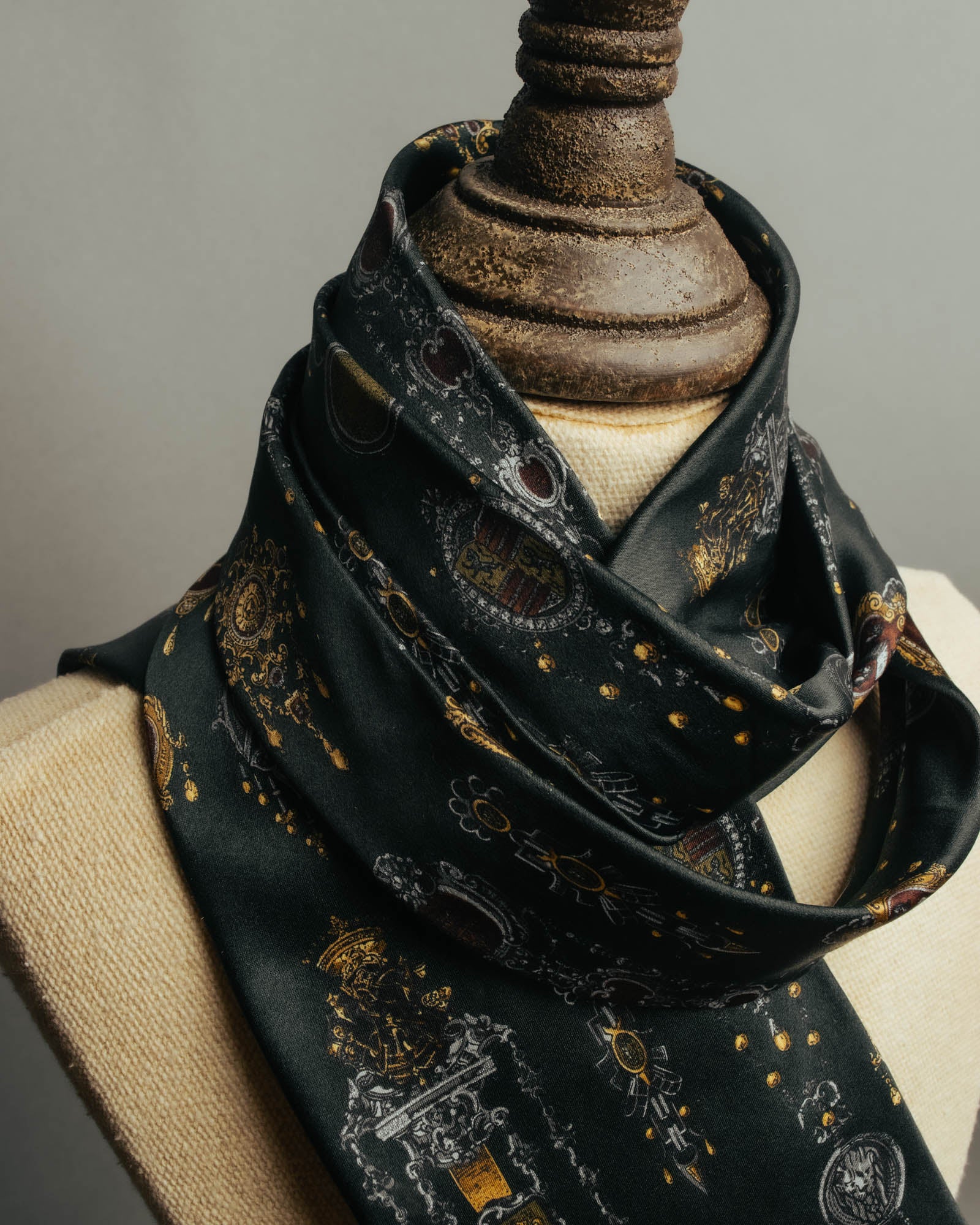 "Gianfranco Ferré" 90's Baroque print silk necktie