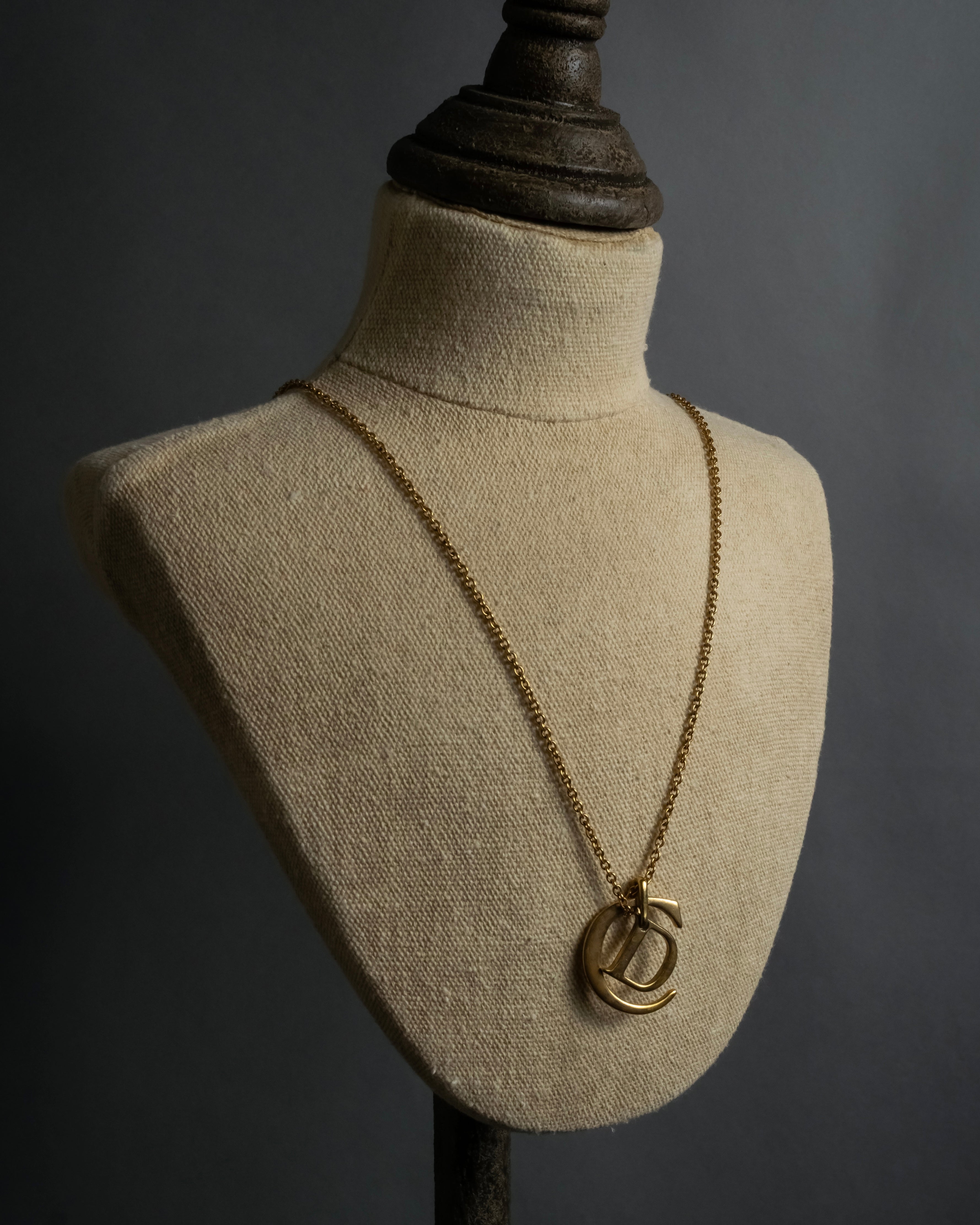 "Dior" CD logo iconic top design necklace