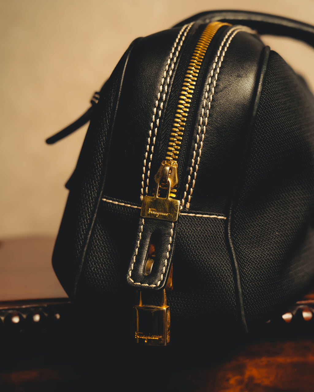 “Salvatore Ferragamo” 90’s-00’s Gancini-detail textured canvas shoulder bag