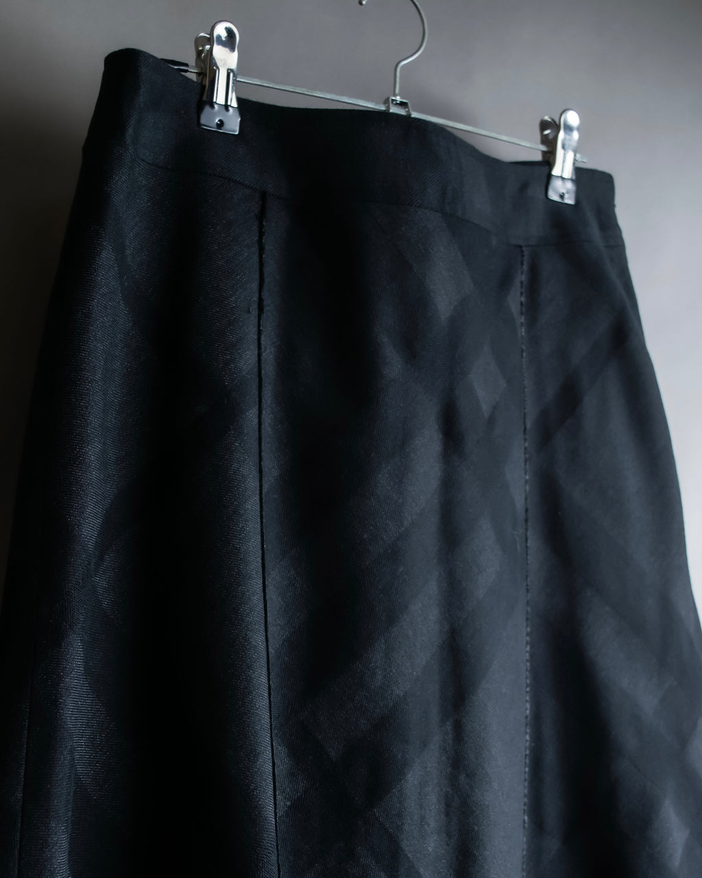 "BURBERRY" Tone-on-tone check pattern flared skirt