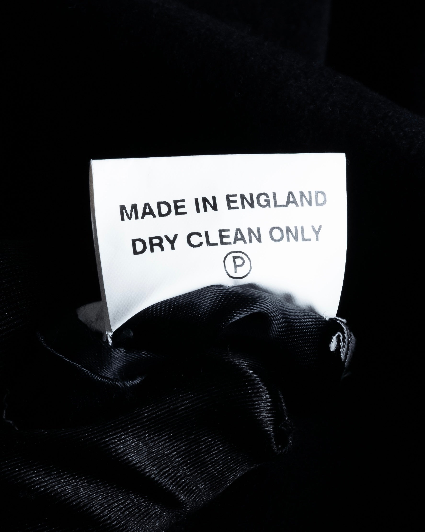 -SPECIAL- "BURBERRYS" 1980-1990's 
Classically tailored oversized 100% cashmere chester coat