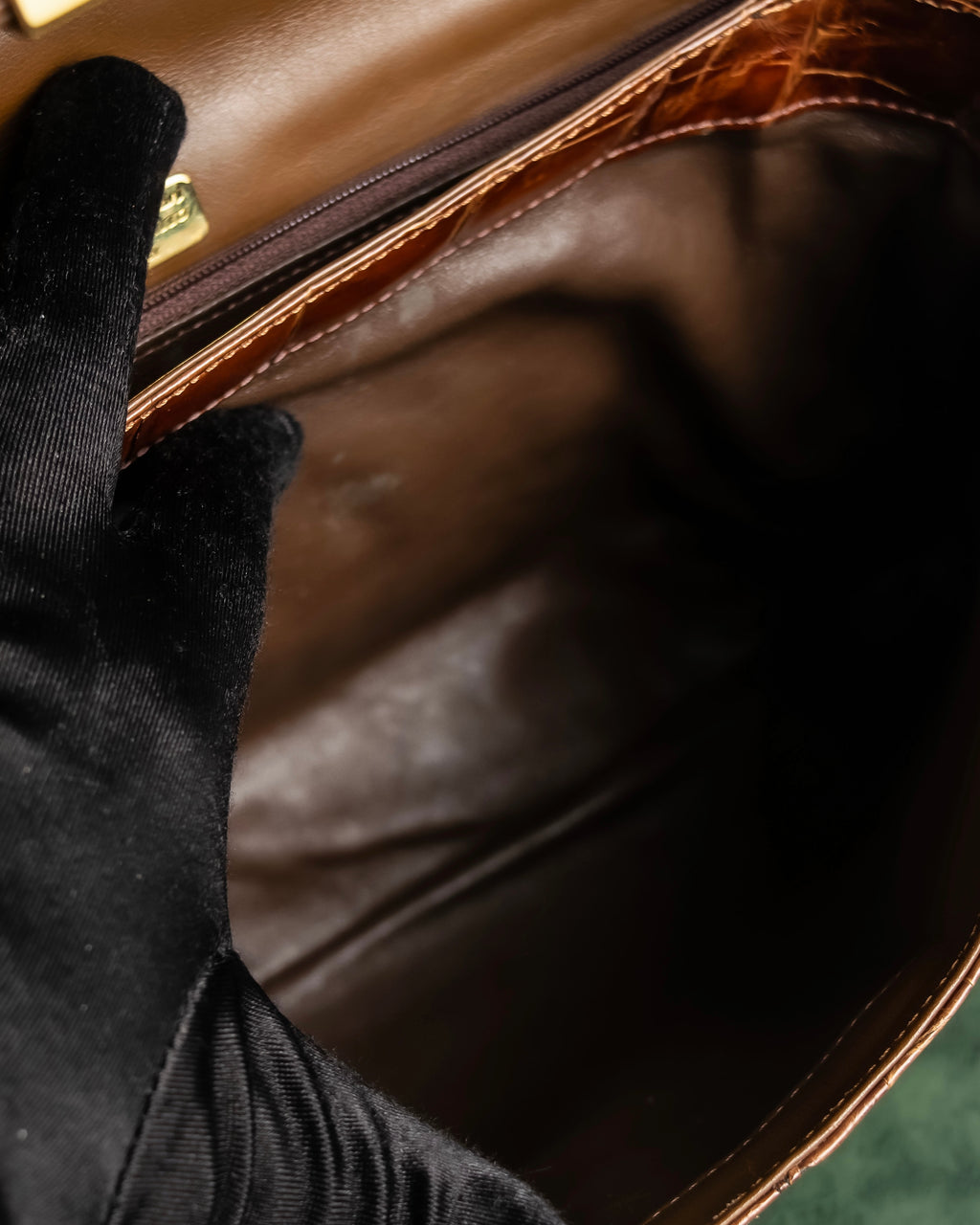 "Franco Parmiggiani" Turn lock design crocodile texture hand bag