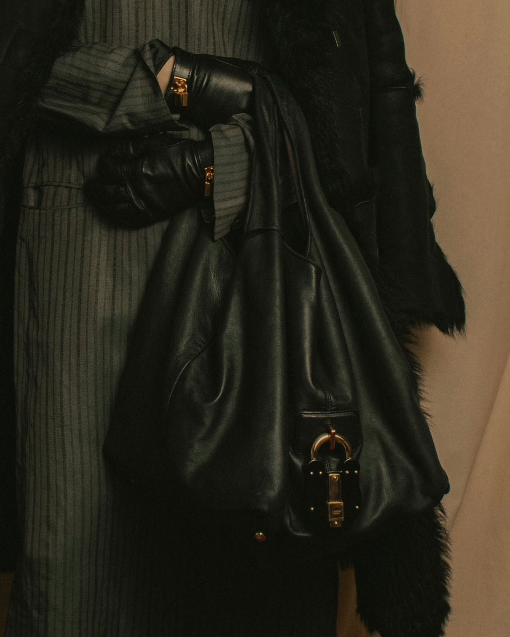 -SPECIAL- “LOEWE” Calle oversized padlock leather bag