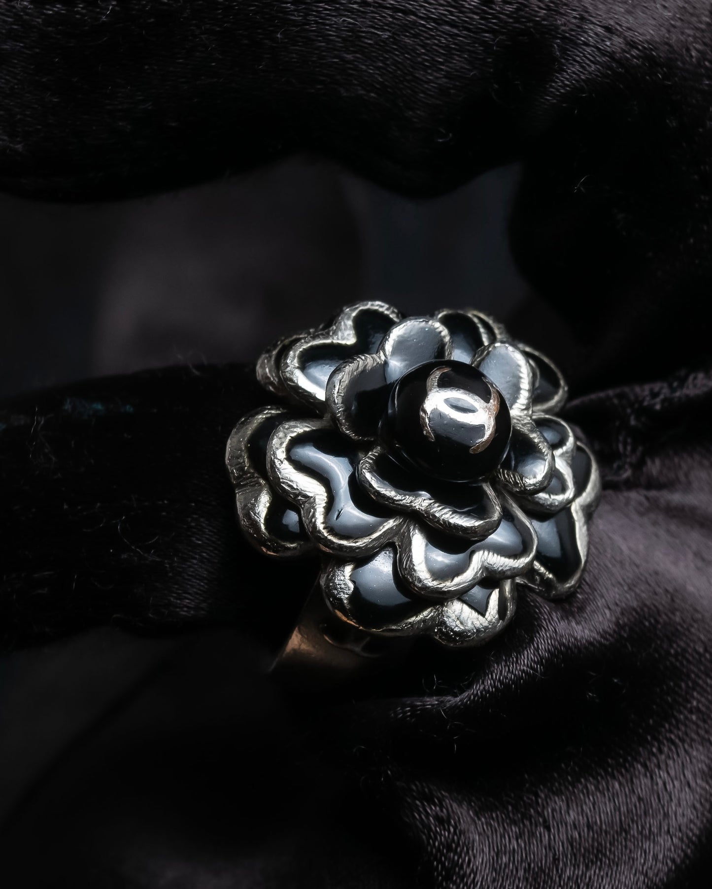 "2003's CHANEL" Camellia motif coco mark engraved ring