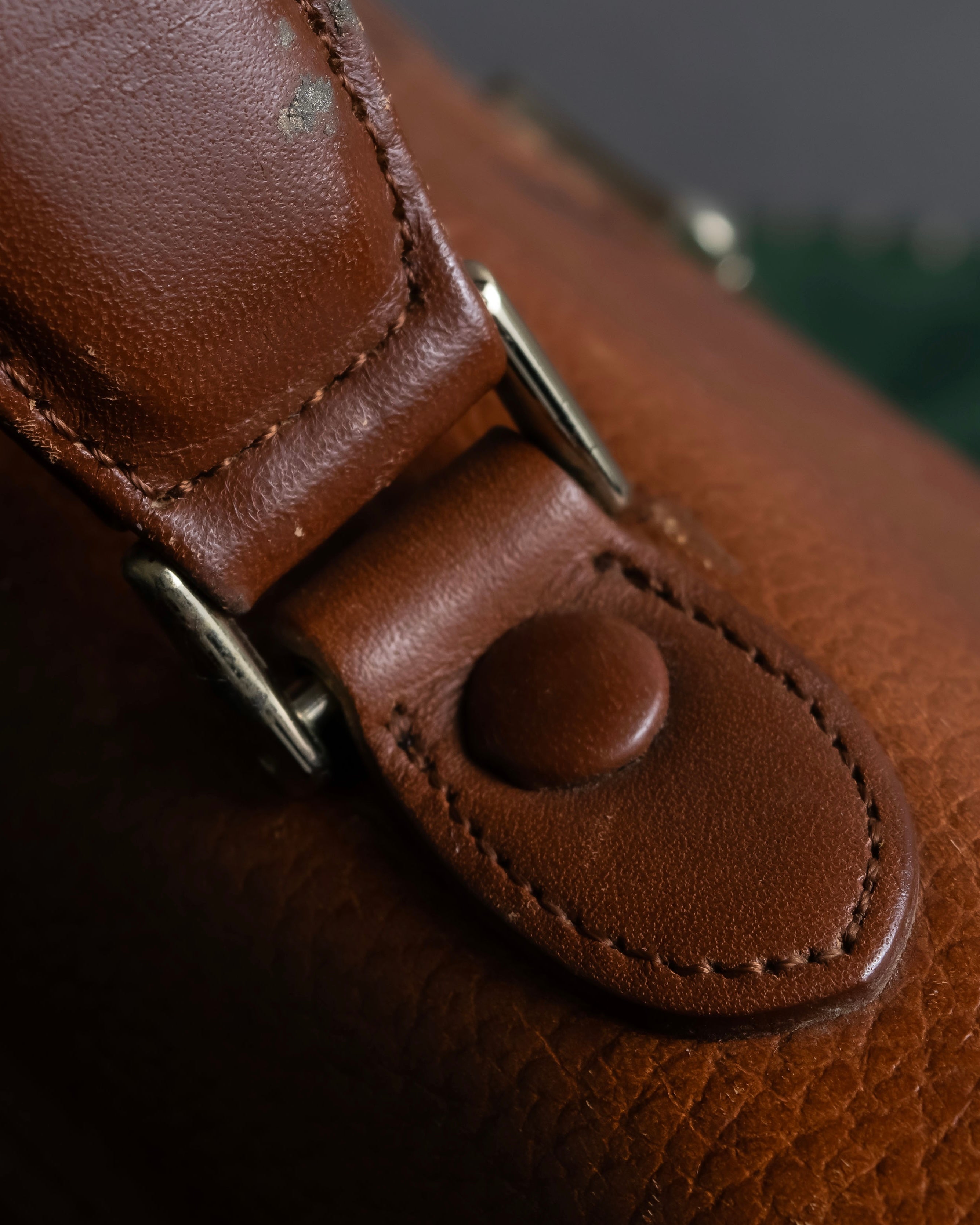 "BURBERRYS" Horizontally shaped brown leather one-handle bag