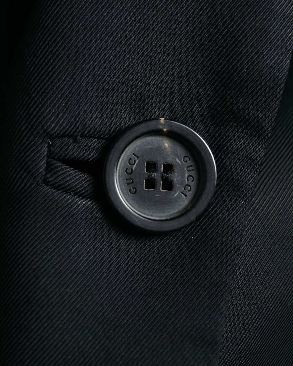 “GUCCI” Early 2000s satin peak lapel tailored jacket