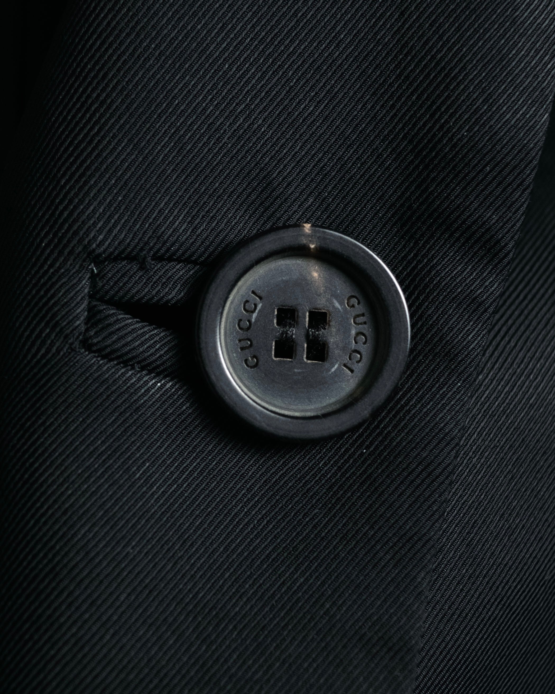 “GUCCI” Early 2000s satin peak lapel tailored jacket