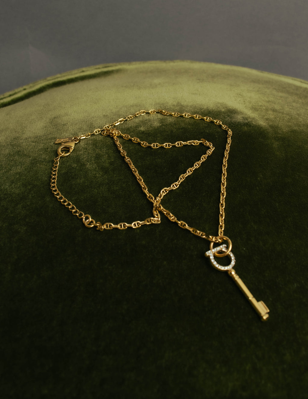 "Salvatore Ferragamo" 00's-20's Gancini key pendant necklace