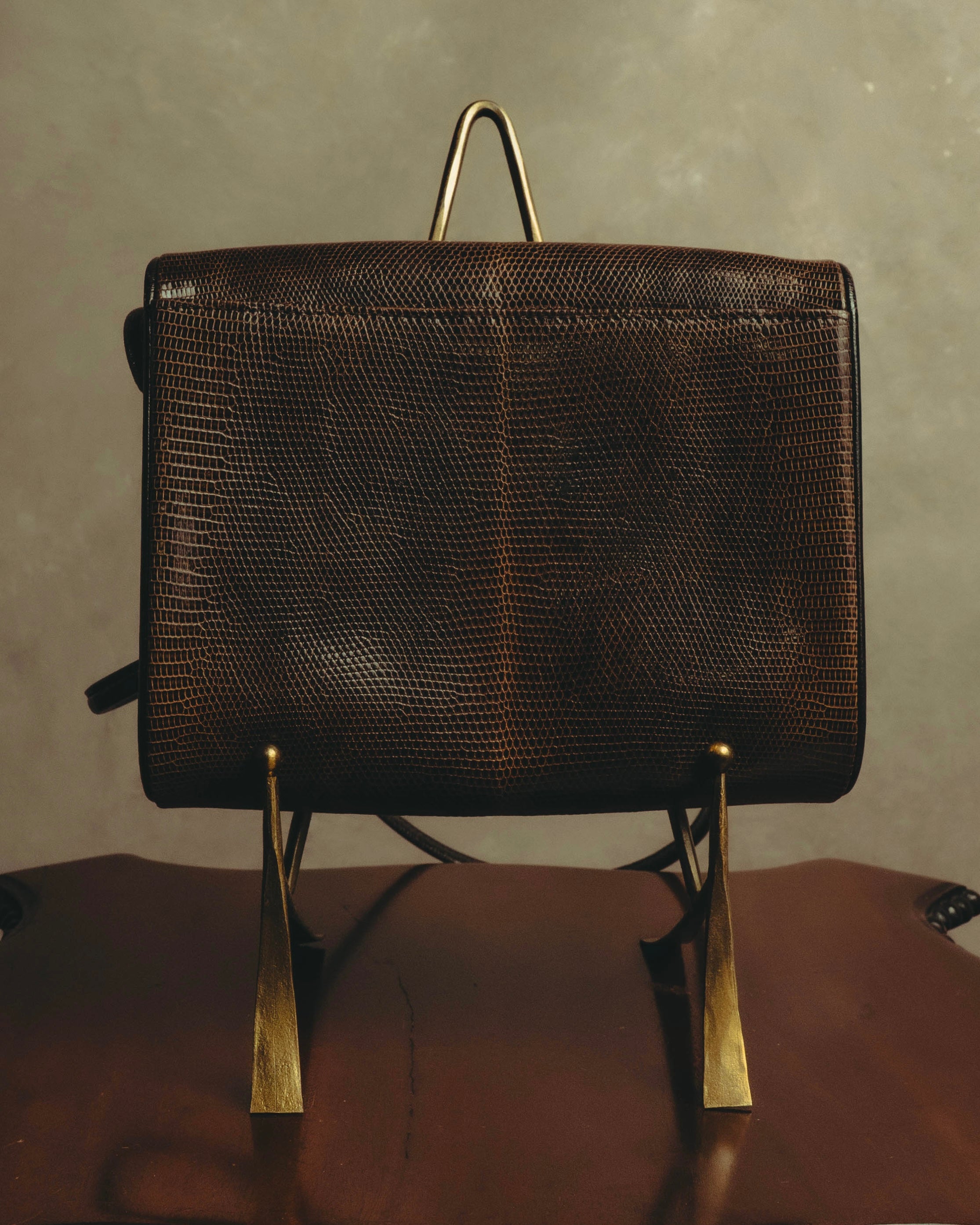 “YVES SAINT LAURENT” 80’s-90’s Sculpted flap lizard leather shoulder bag
