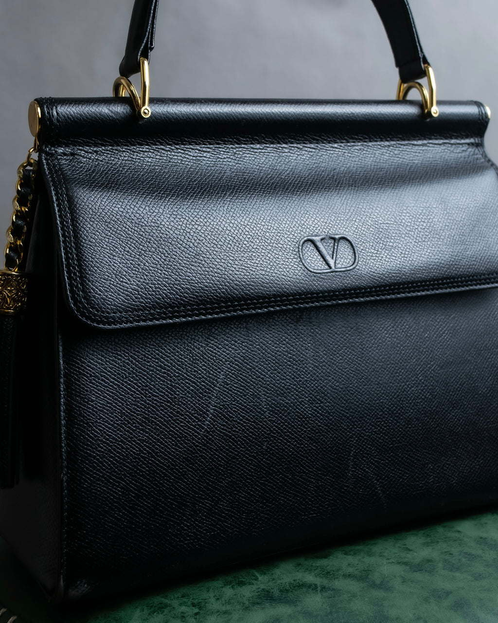 "VALENTINO" Garavani gold metal design leather hand bag