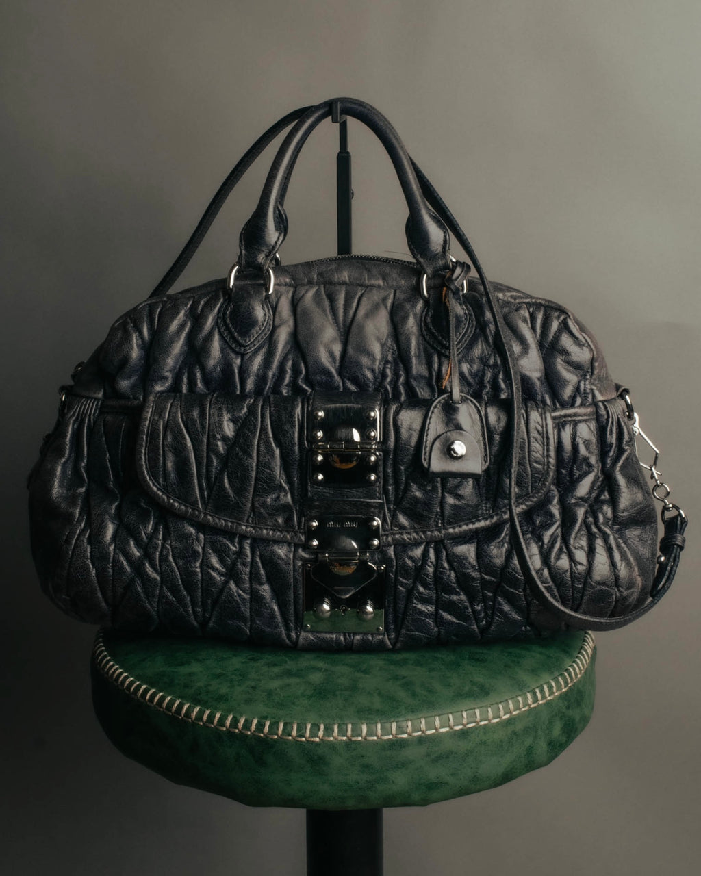 -SPECIAL- "MIU MIU" 00's-10's Glossy gathered leather handbag
