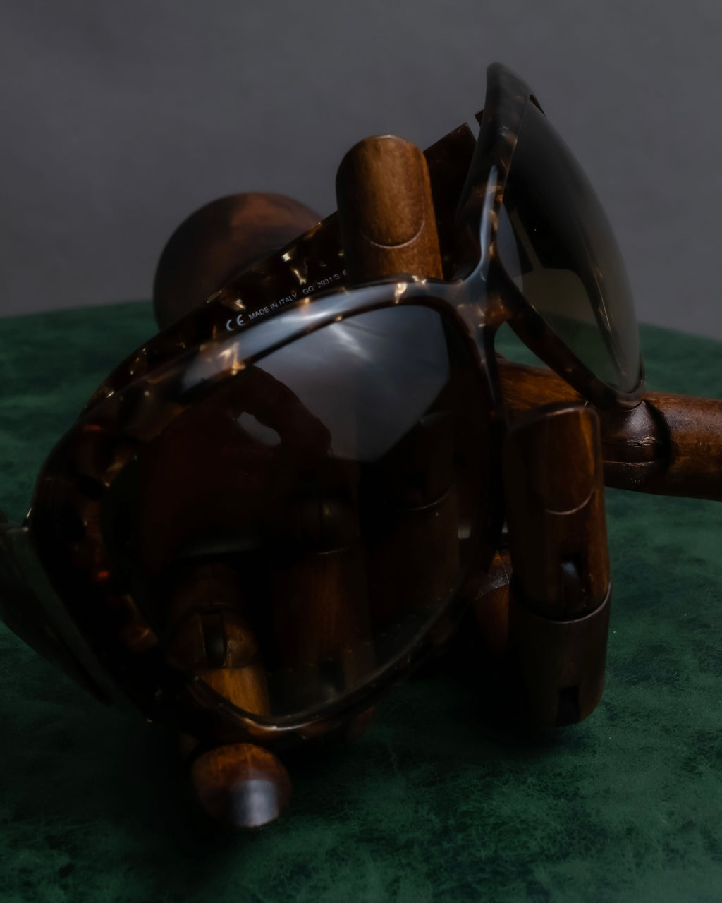 "GUCCI" Tortoiseshell butterfly frame sunglasses