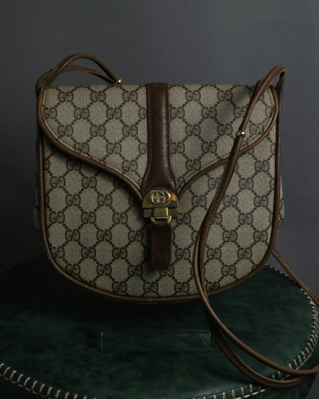 "GUCCI" 1970-80's Clasp design GG logo pattern shoulder bag