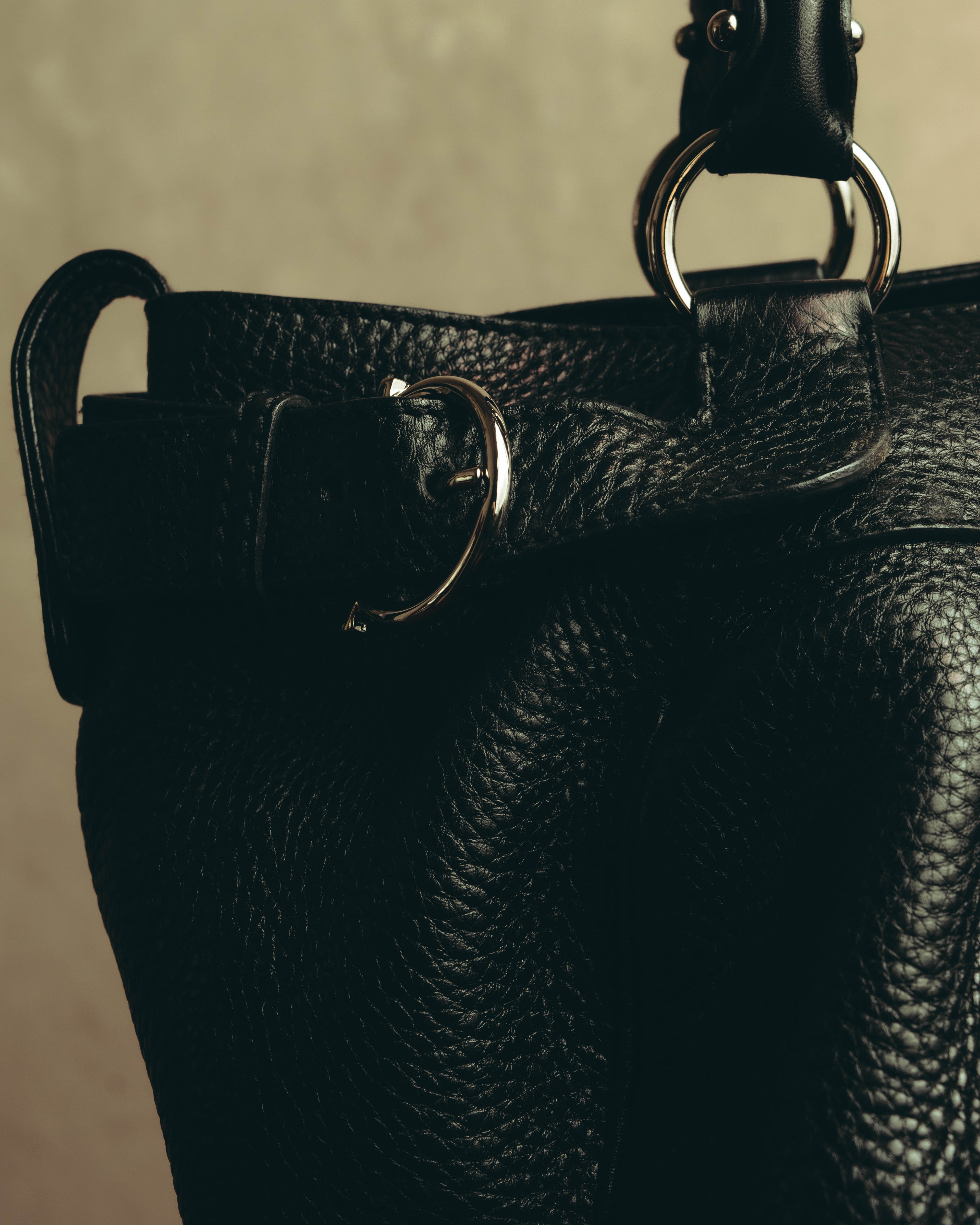 “Salvatore Ferragamo” 00’s-10’s Gancini pebbled leather handbag