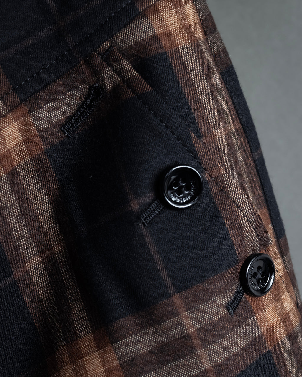 "BURBERRY" Decorative button design check pattern short pants