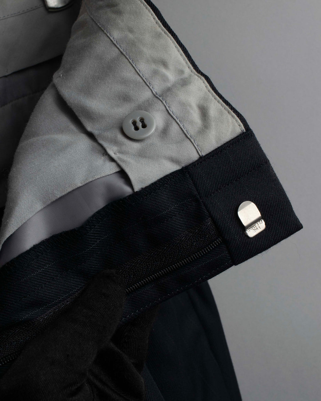 "YVES SAINT LAURENT" 00's shadow stripe pattern beautiful tailoring set up