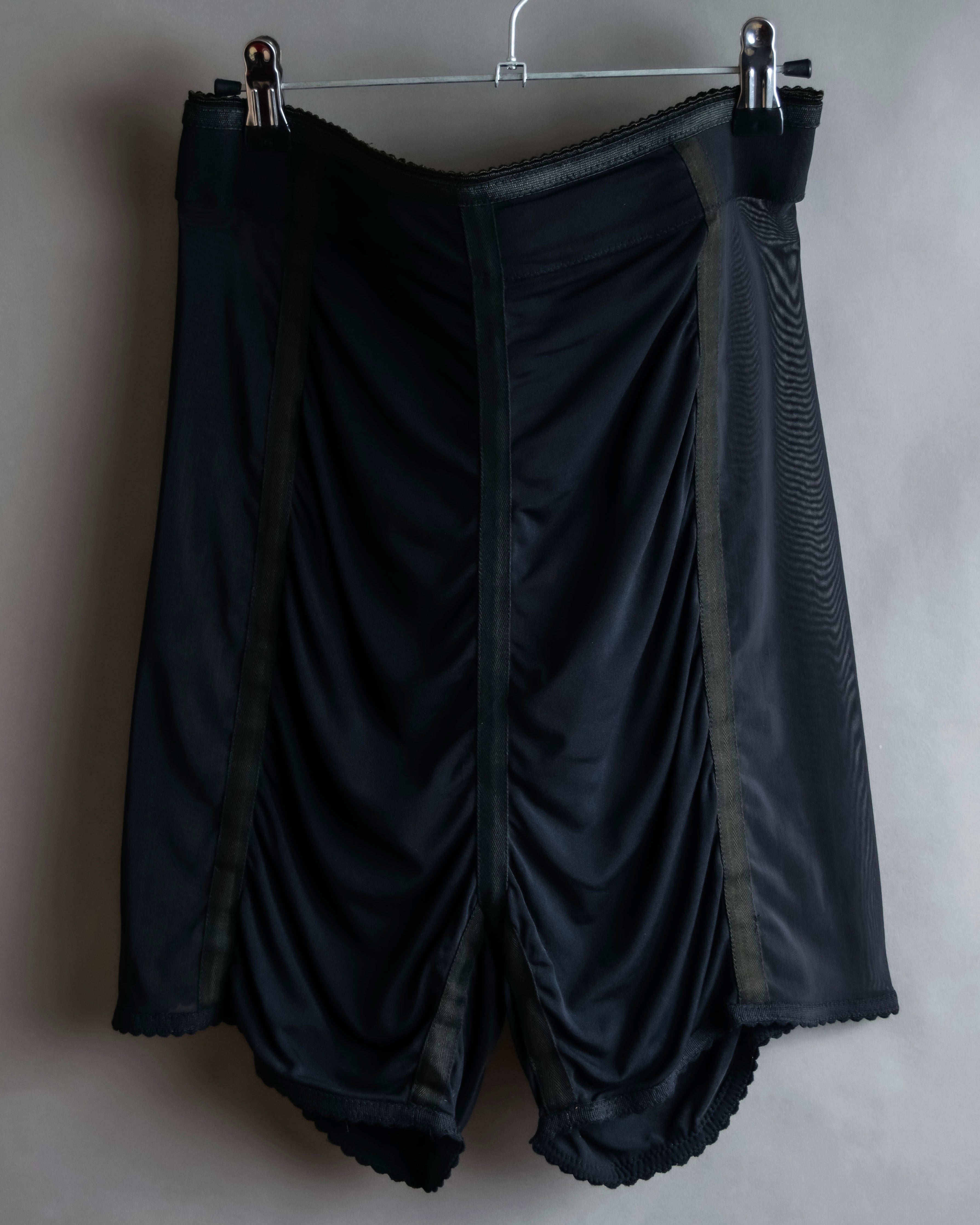 "JEAN PAUL GAULTIER MAILLE FEMME" Sheer shirring designdesign half pants