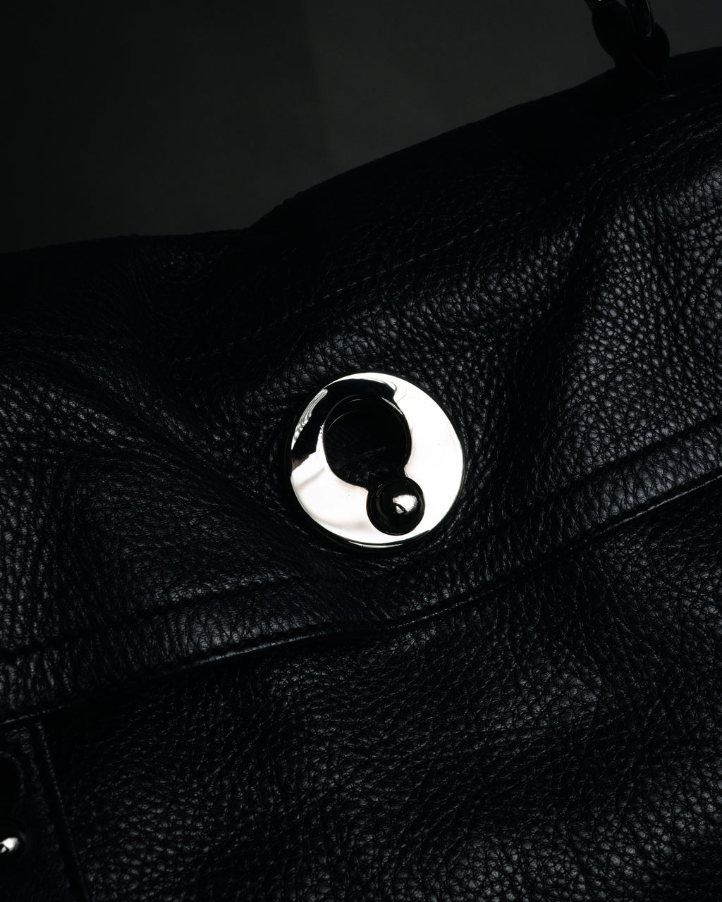 “YVES SAINT LAURENT” Late 2000s Muse Two grained leather flap hand bag